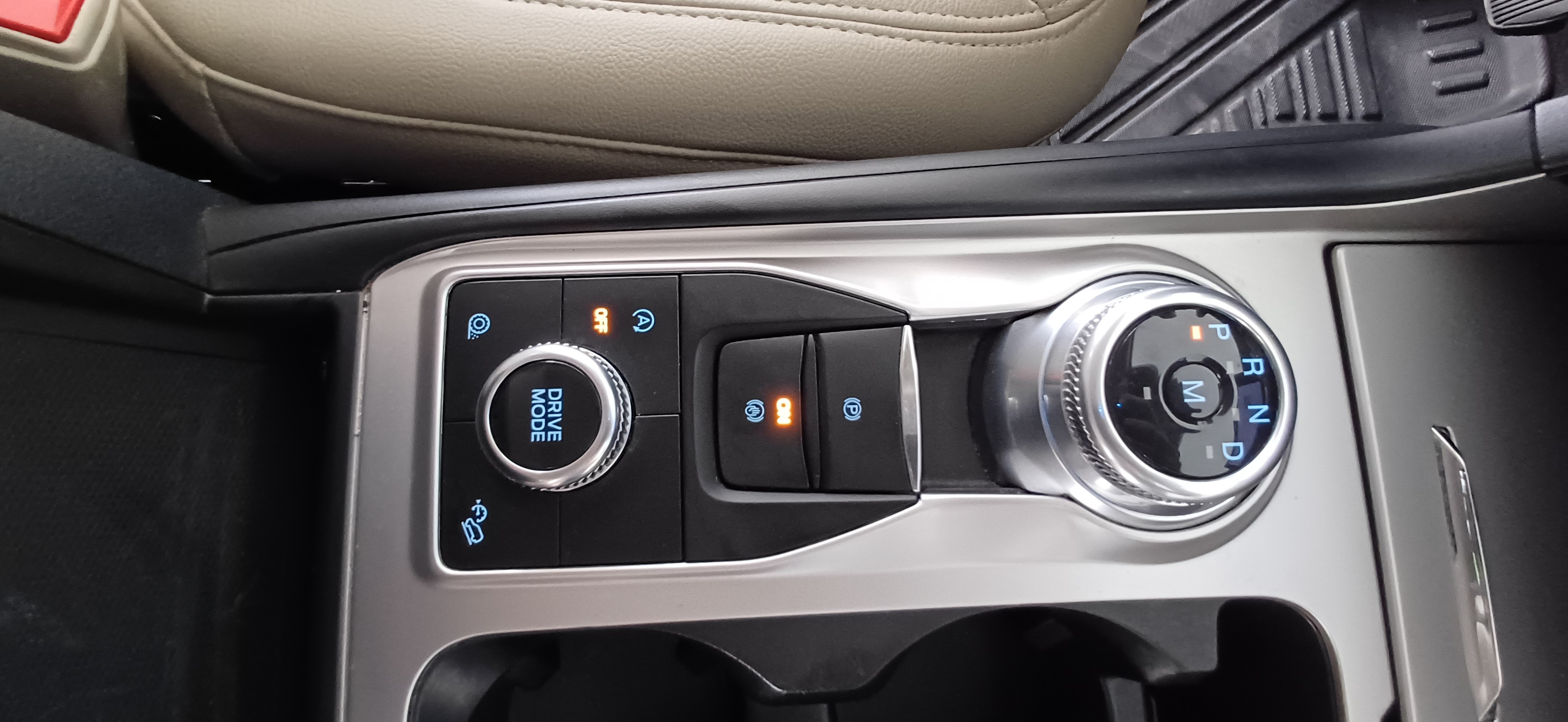 jeepetas y camionetas - SE VENDE COMO NUEVA, FORD EXPLORER 2020 POR MOTIVO DE VIAJE. 6