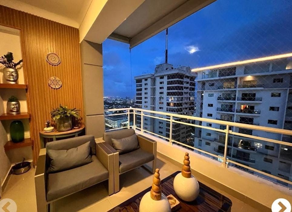 apartamentos - vendo excelente Apartamento en la Julia piso alto. (Nivel 18) con Vista al Mar.
 0