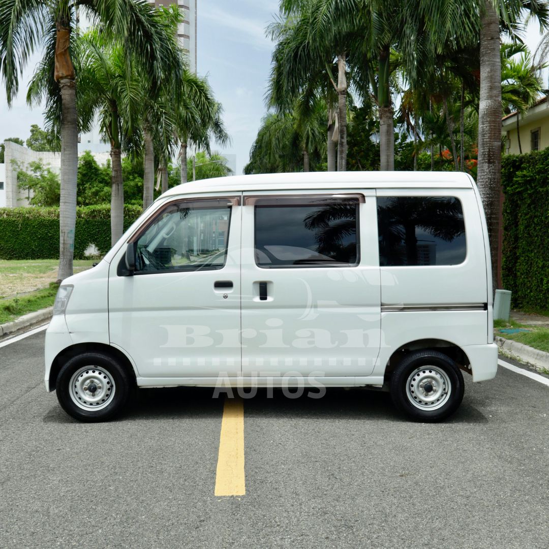 jeepetas y camionetas - Daihatsu Hijet 4x4 2018 Economica y con garantia.  3