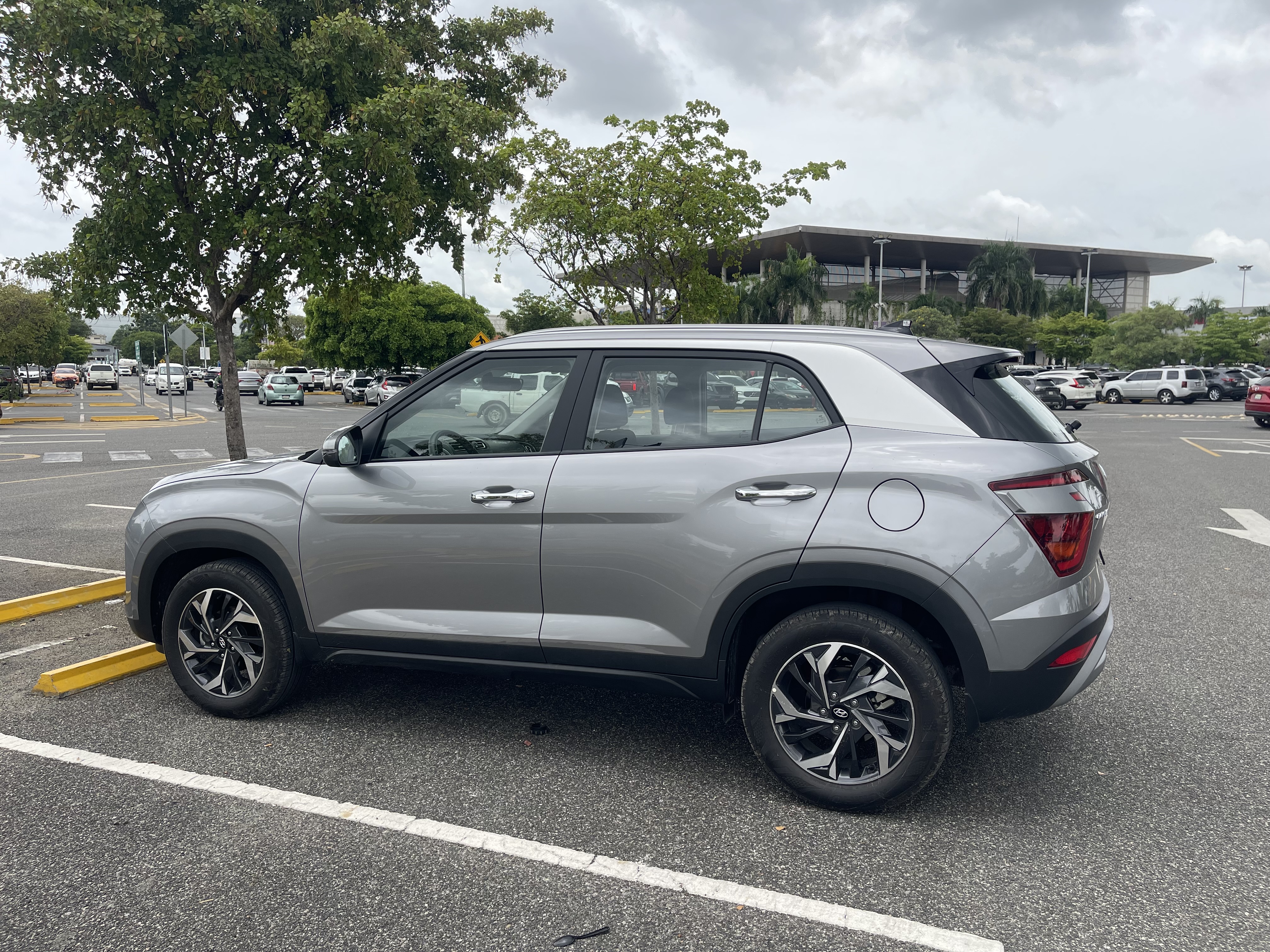 jeepetas y camionetas - Hyundai Cantus 2023 (usada) 4,506KM 9