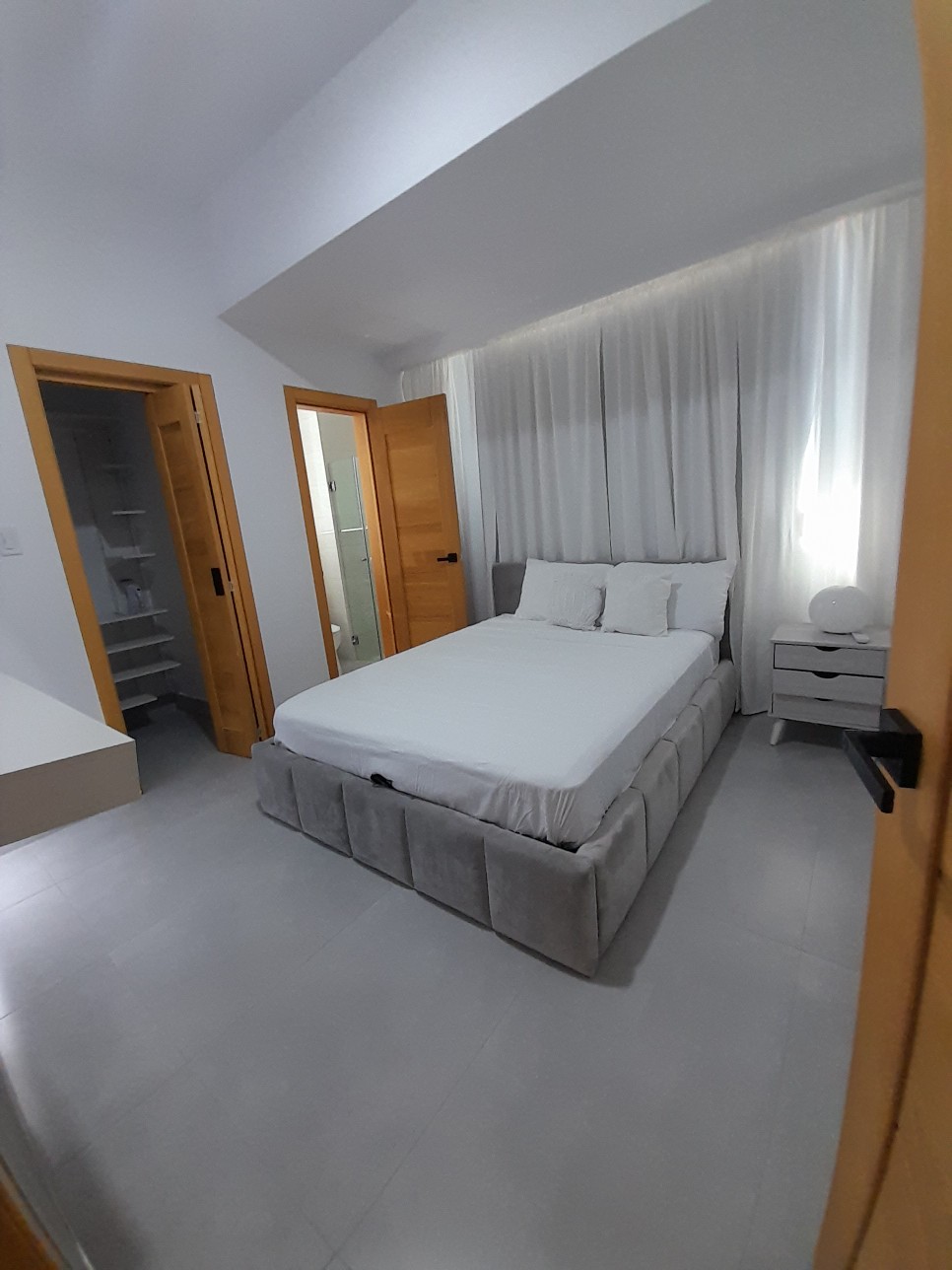 apartamentos - Rento apartamento amueblado moderno minimalista en Evaristo Morales 8