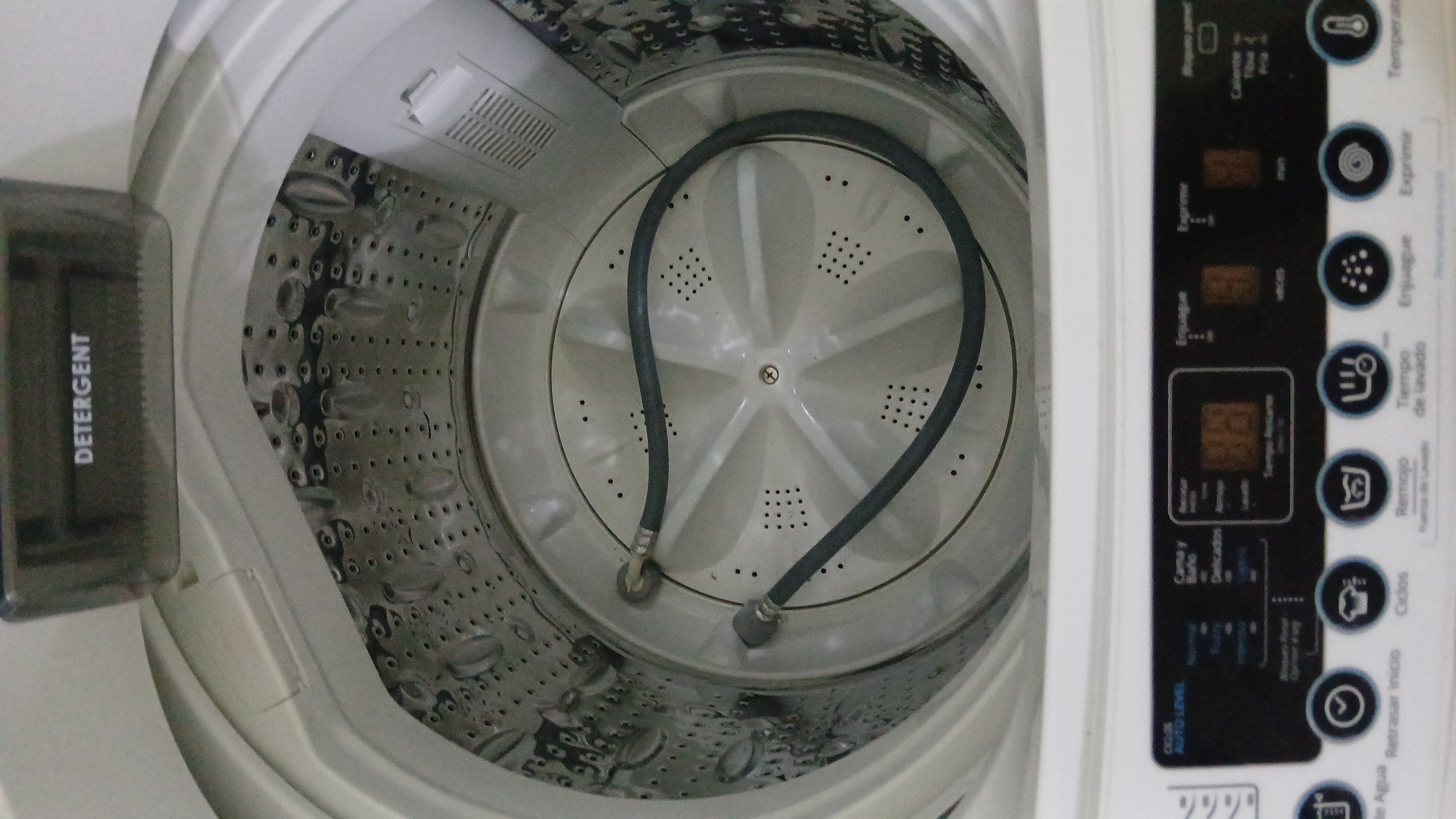 electrodomesticos - Lavadora prácticamente nueva de poco uso.