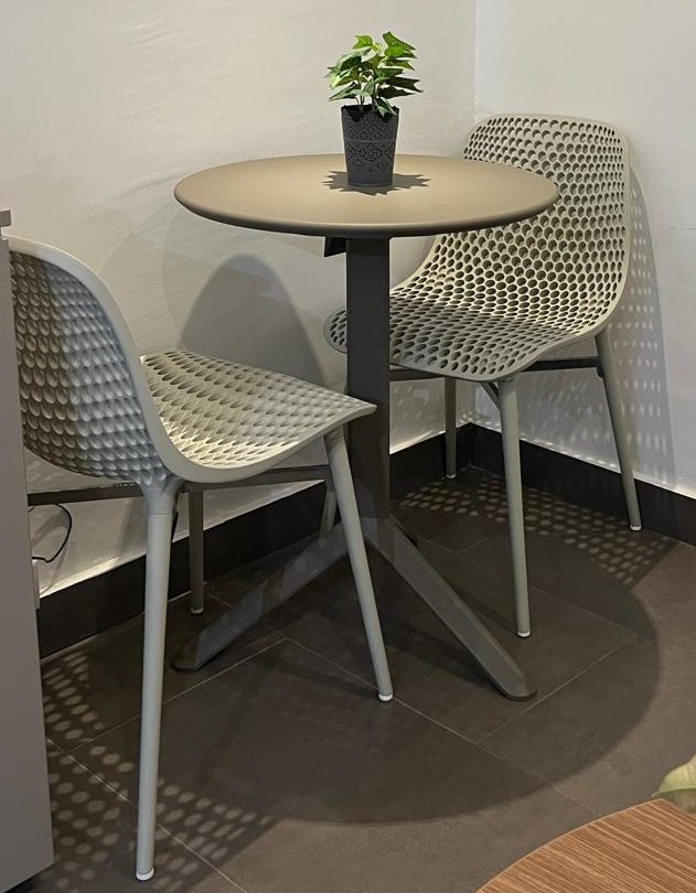 muebles y colchones - Silla Gris de diseñador