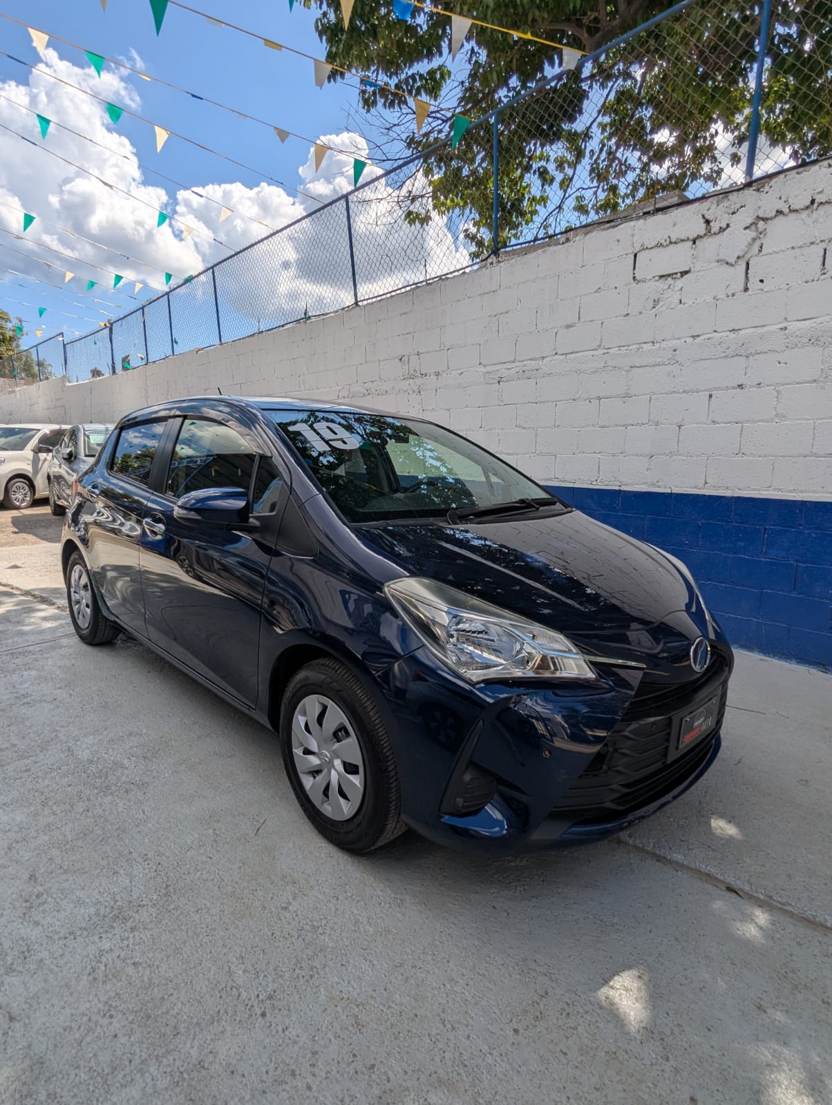 carros - TOYOTA VITZ 1