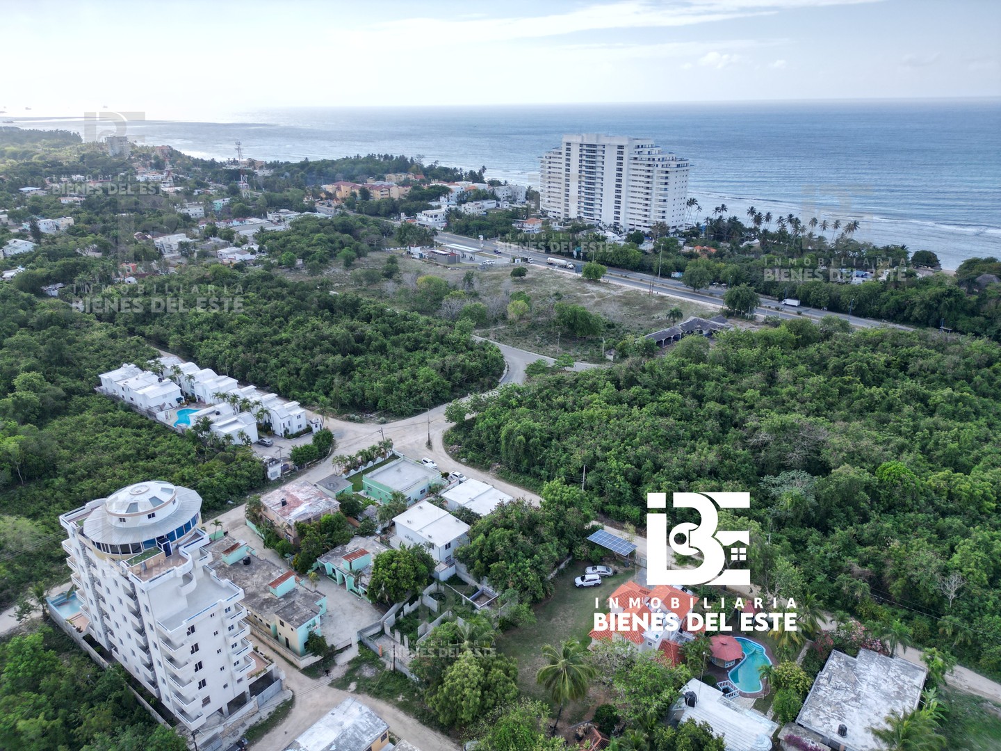 casas vacacionales y villas - en Juan Dolio Ubicada en Mar del Sol  0