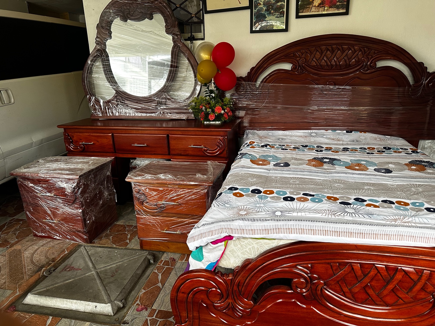 muebles y colchones - Juego de Habitación en caoba 100% negociable  4
