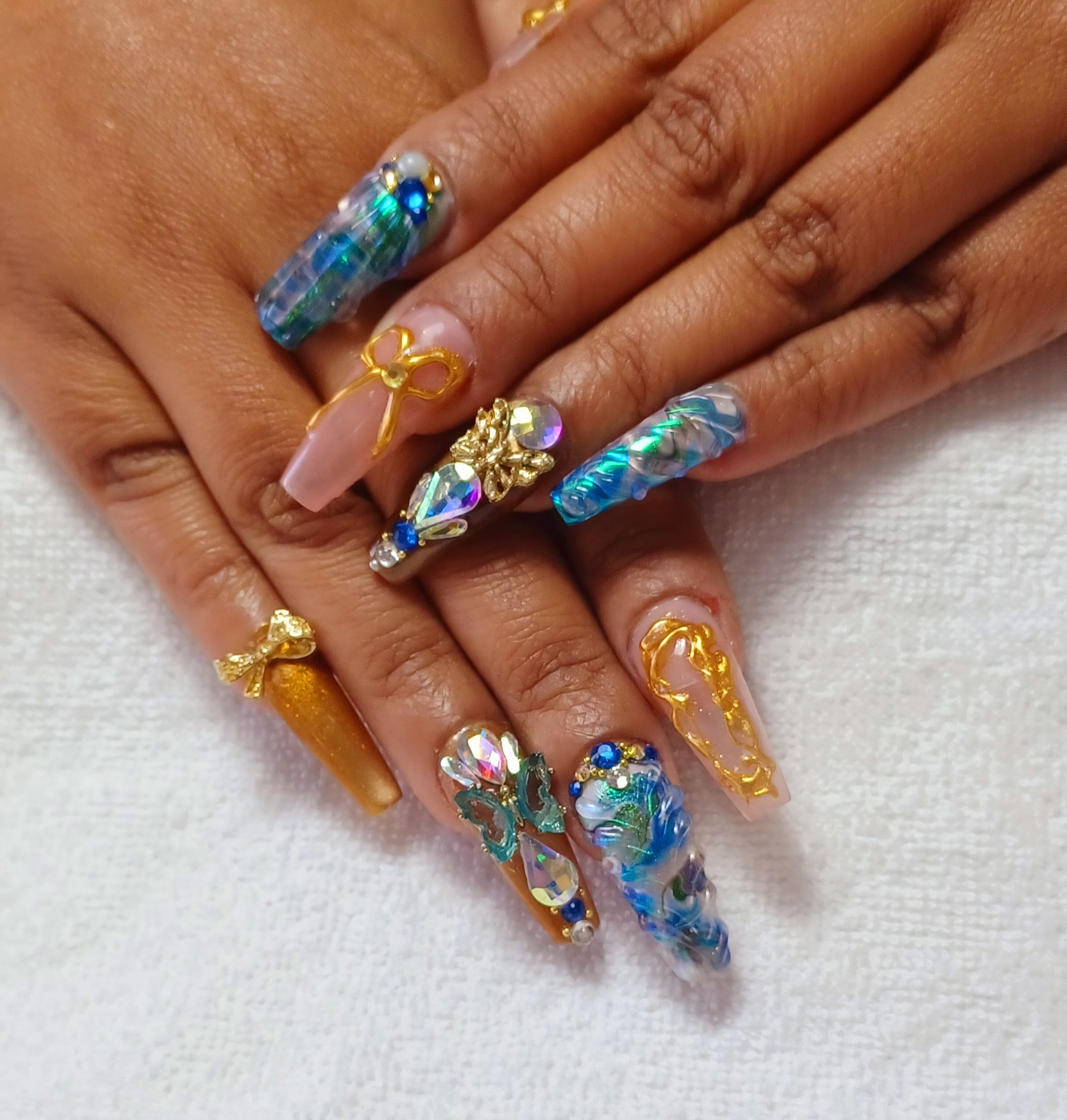 empleos disponibles - Solicitamos manicuristas completas