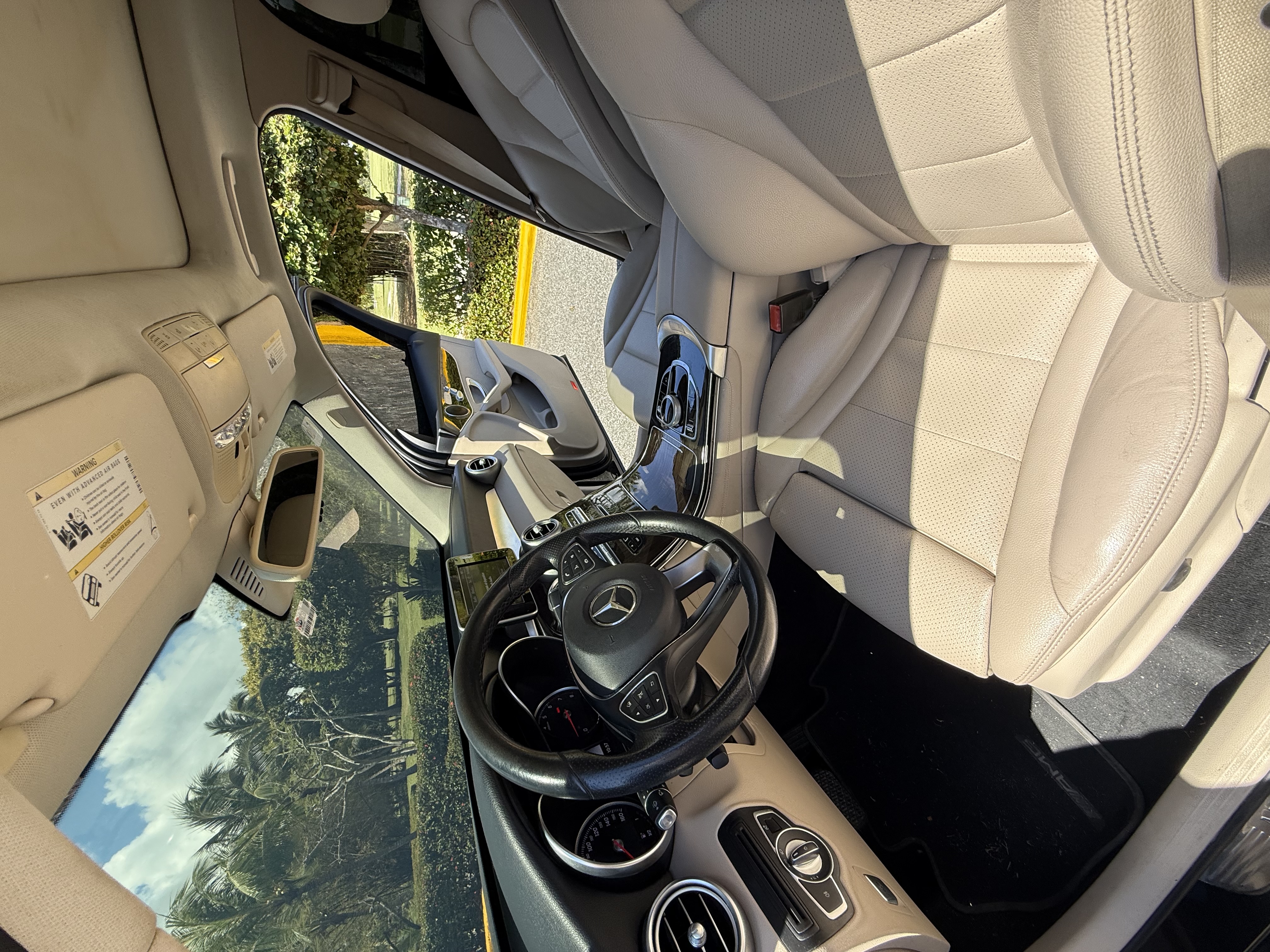 jeepetas y camionetas - VENDO Mercedes Benz GLC 300 9