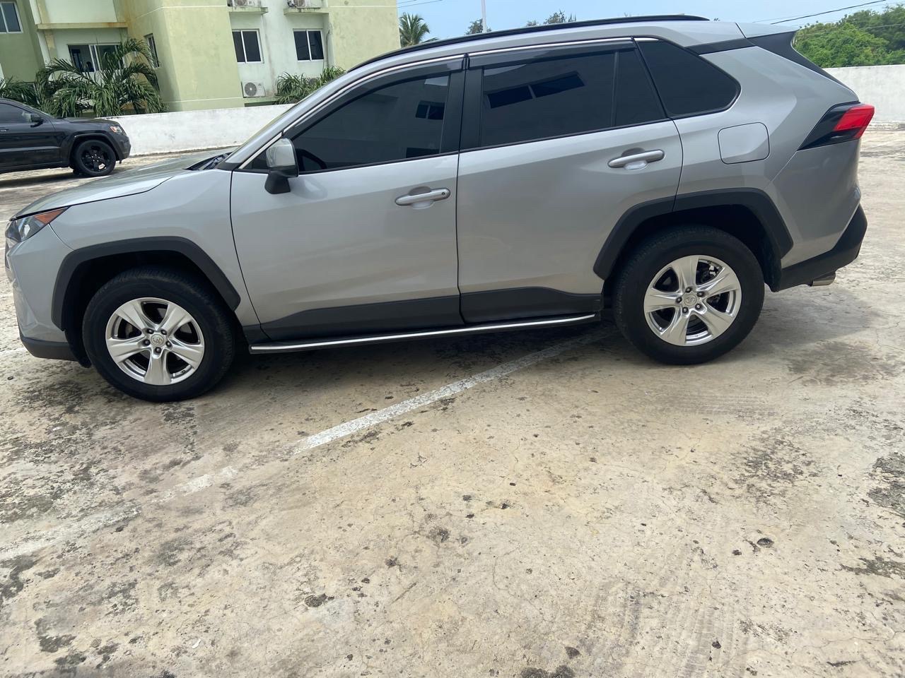jeepetas y camionetas - Toyota rav4 Le 2021 1