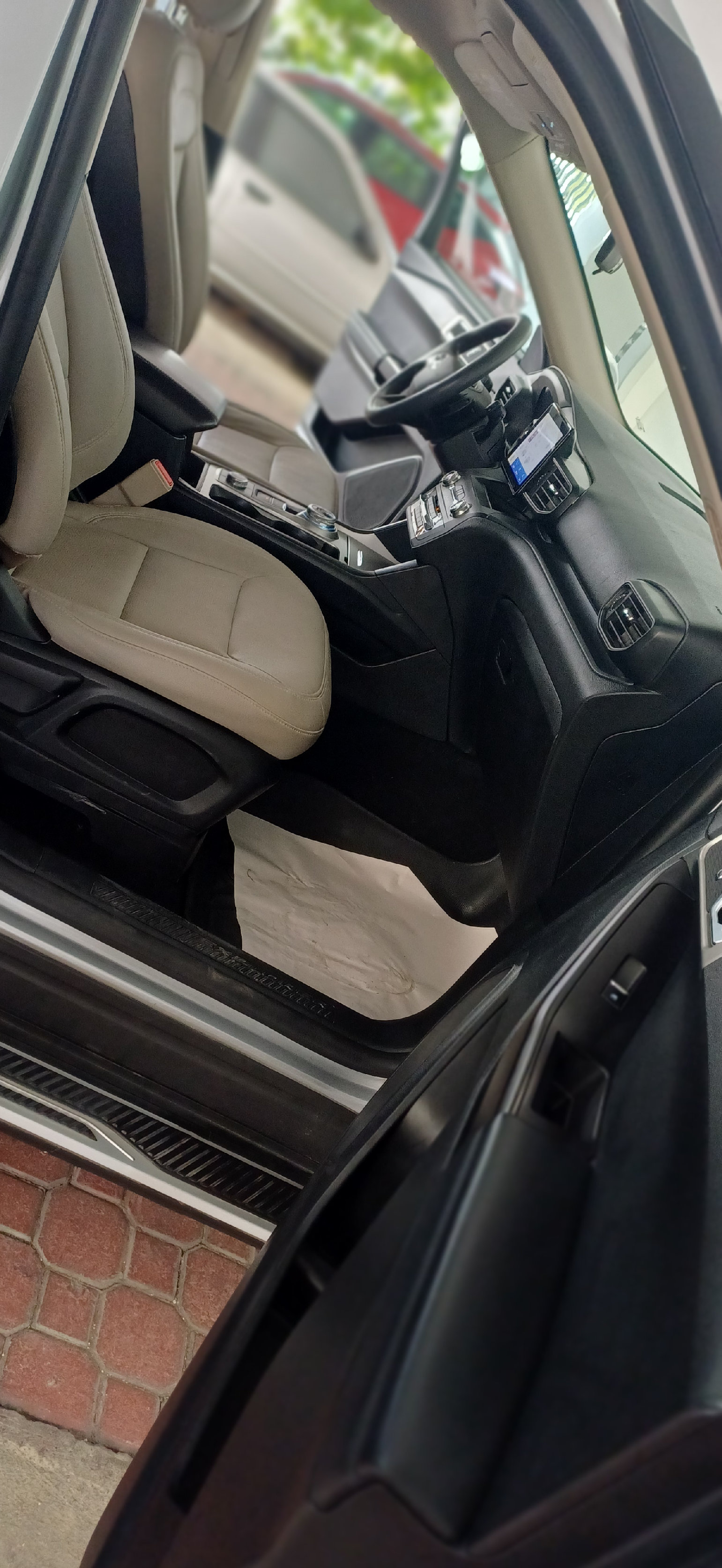 jeepetas y camionetas - SE VENDE COMO NUEVA, FORD EXPLORER 2020 POR MOTIVO DE VIAJE. 7