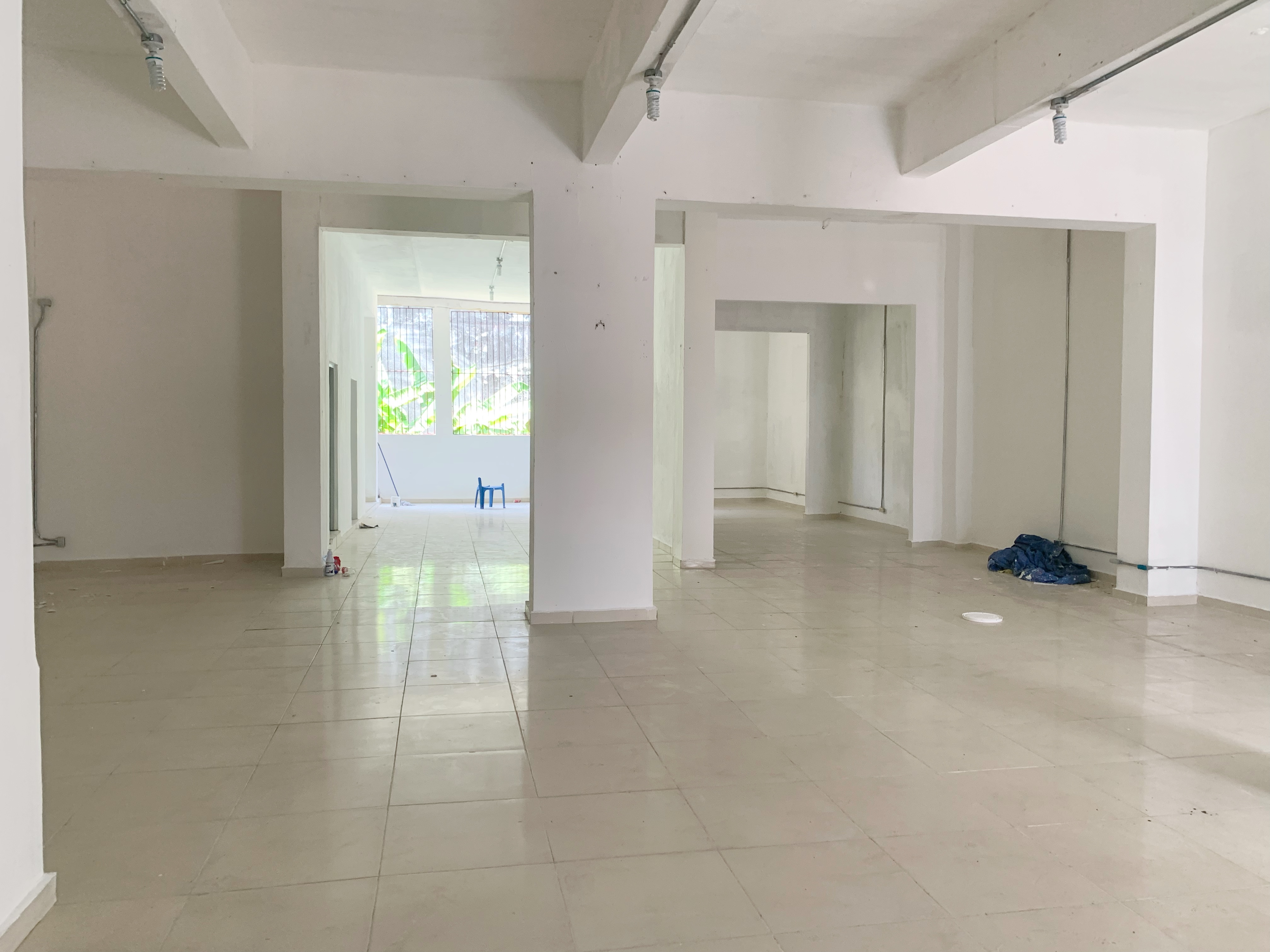 oficinas y locales comerciales - Local en la Duarte Primer nivel 6