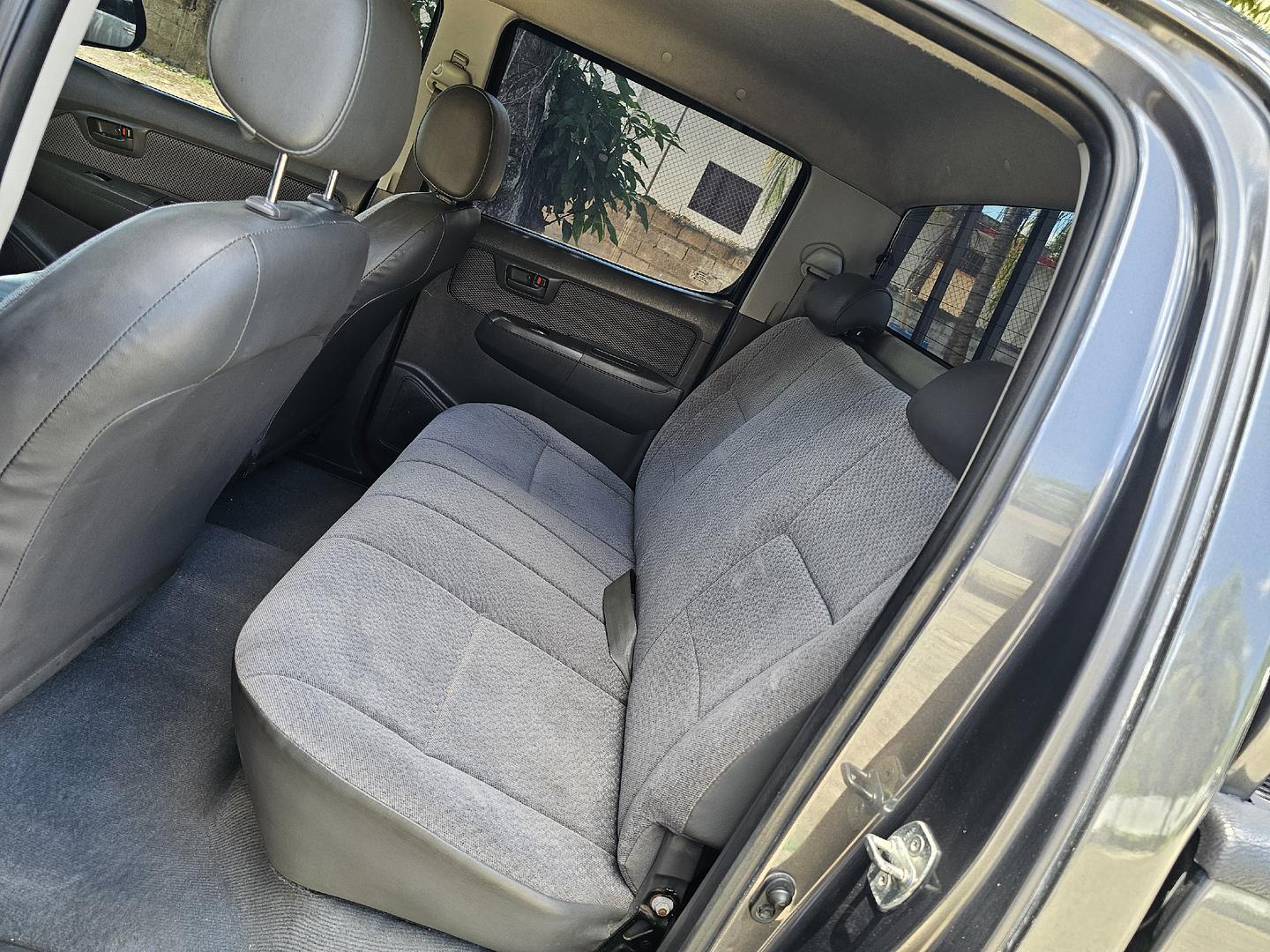 jeepetas y camionetas - toyota hilux 2015 3