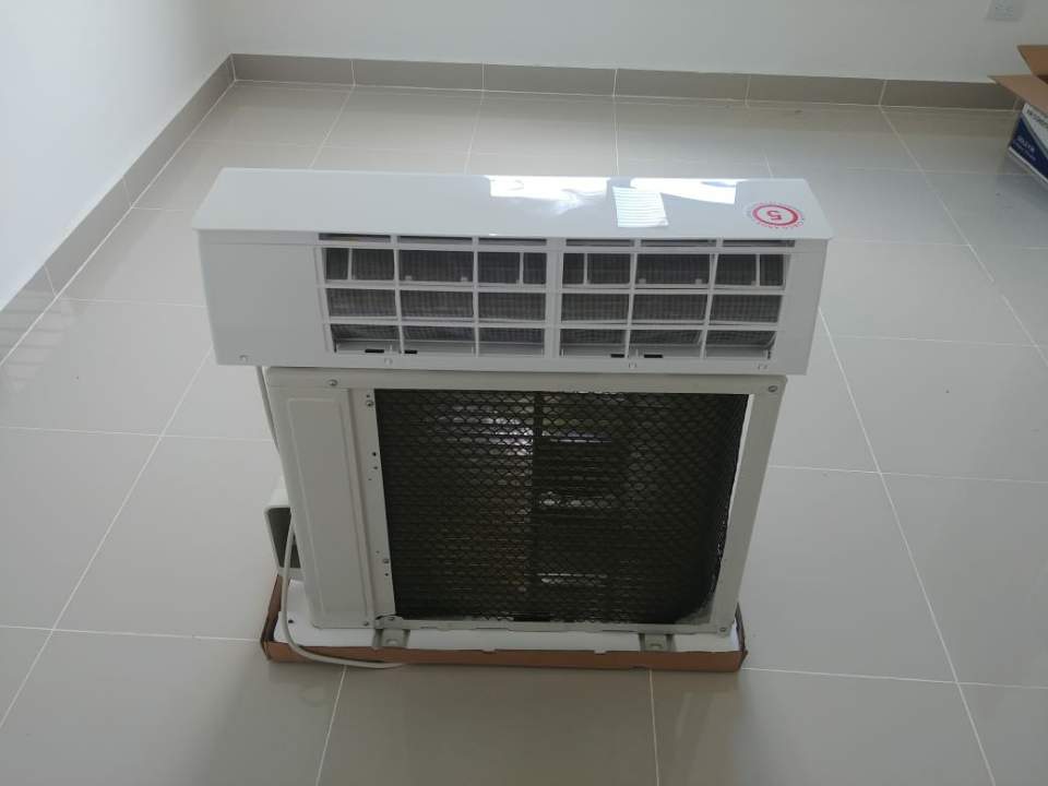 aires acondicionados y abanicos - Aire Acondicionado 12,000 btu más kit de tuberia y alambre 6