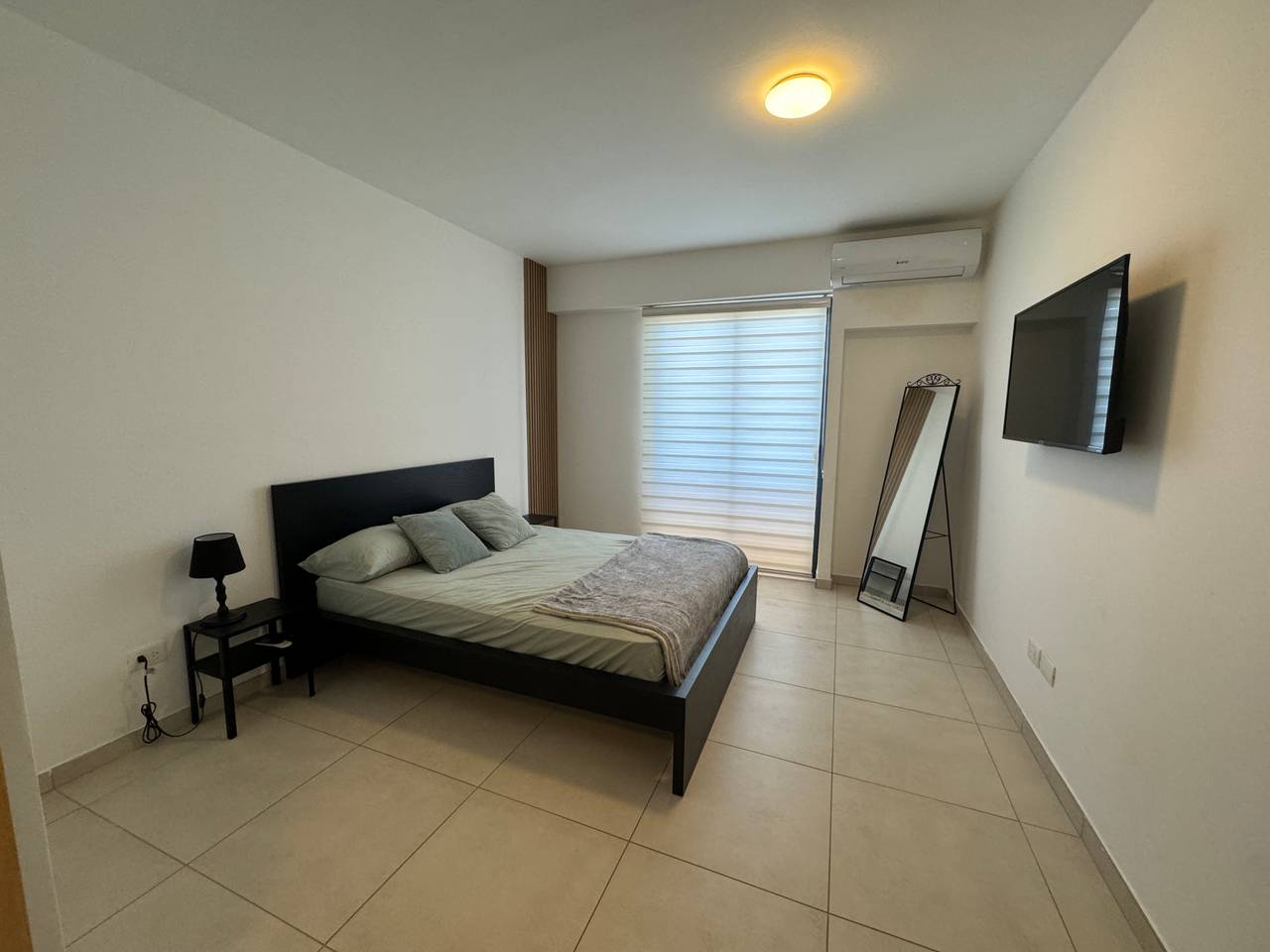 apartamentos - Alquiler de apto detrás de galería 360 Arroyo Hondo Viejo  4