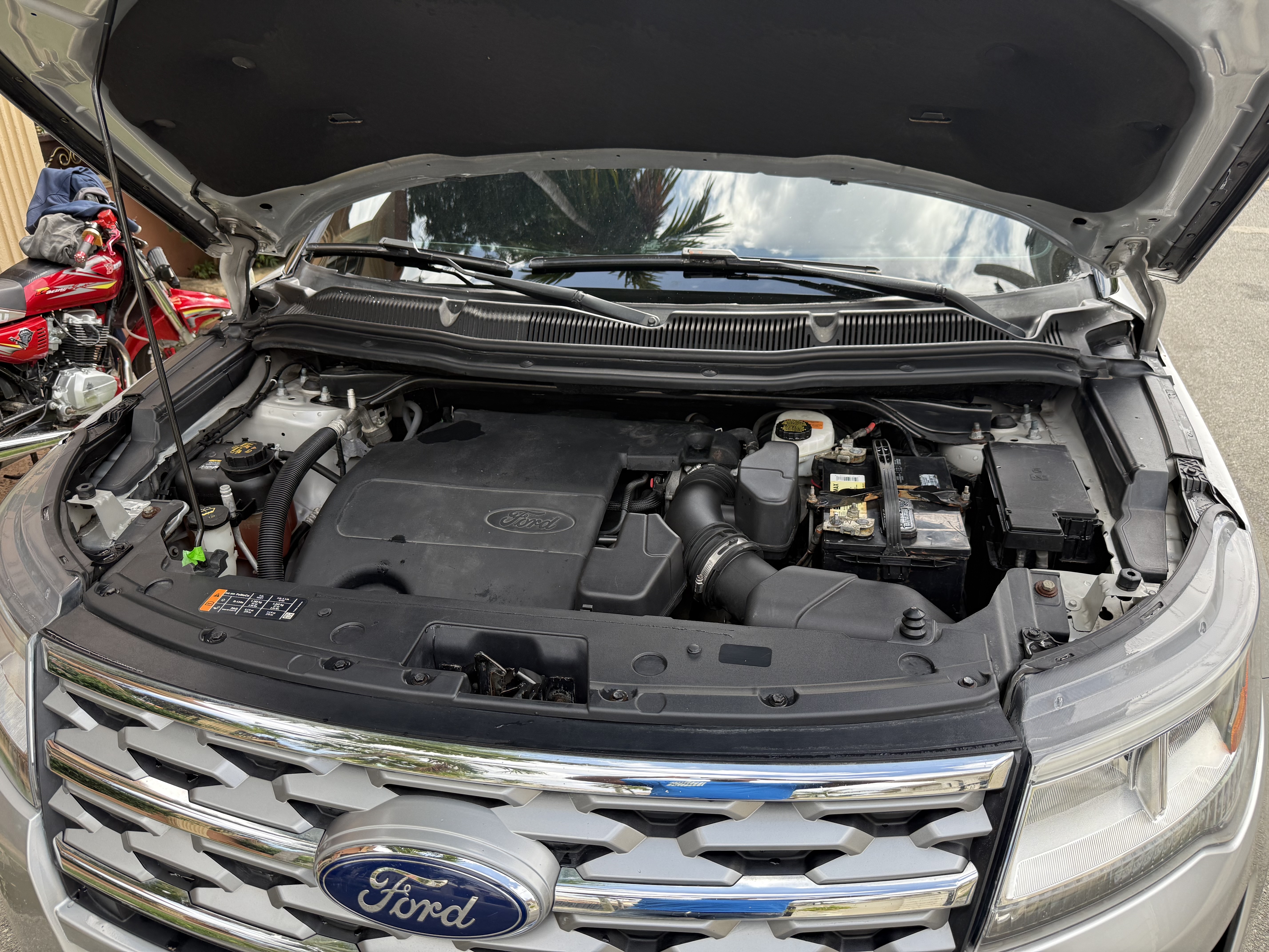 jeepetas y camionetas - Ford Explorer 2018, Limited, 4x4, Panorámica,  Clean Carfax, 3 filas de asientos 9