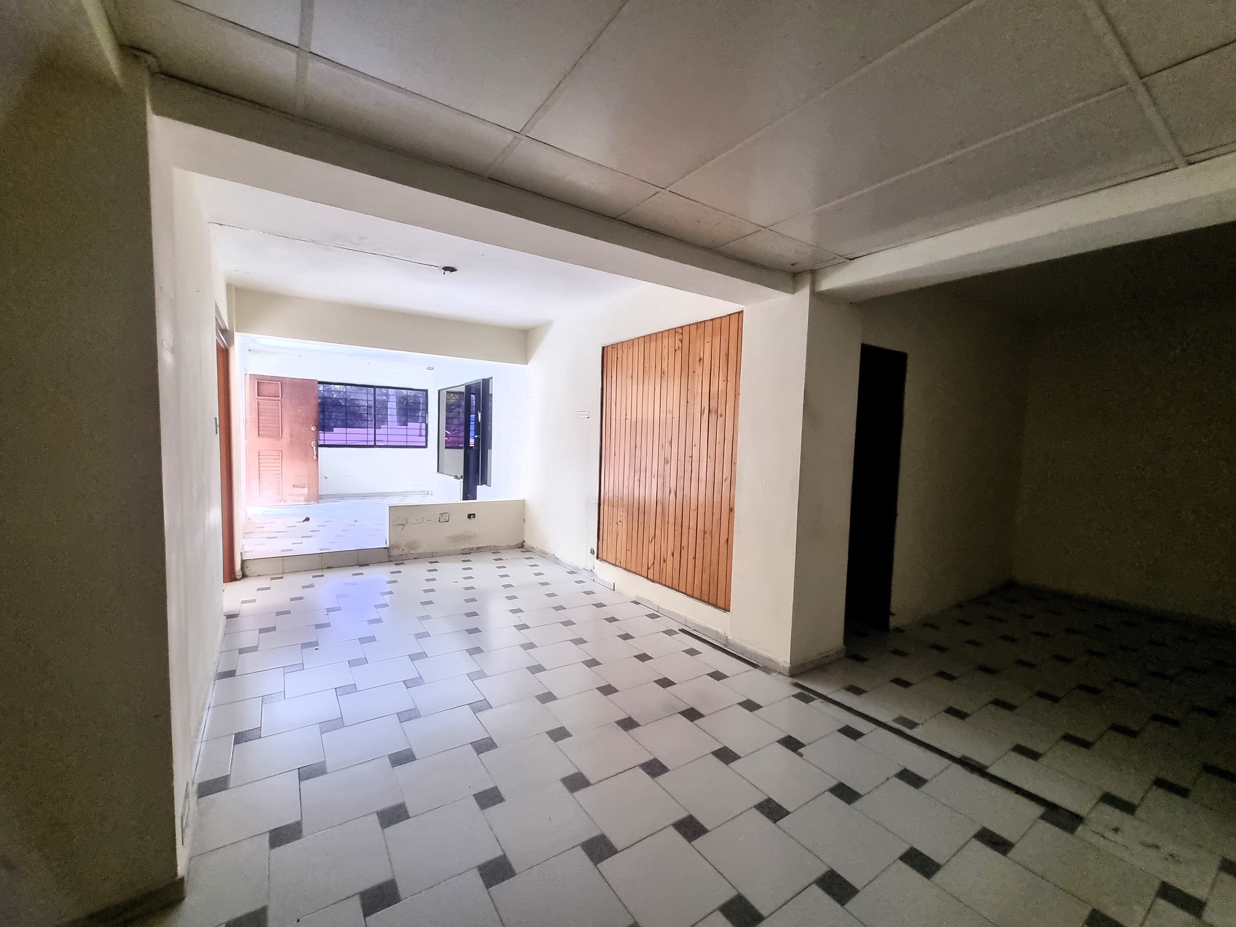 oficinas y locales comerciales - Se vende local comercial en Arrollo Hondo  4