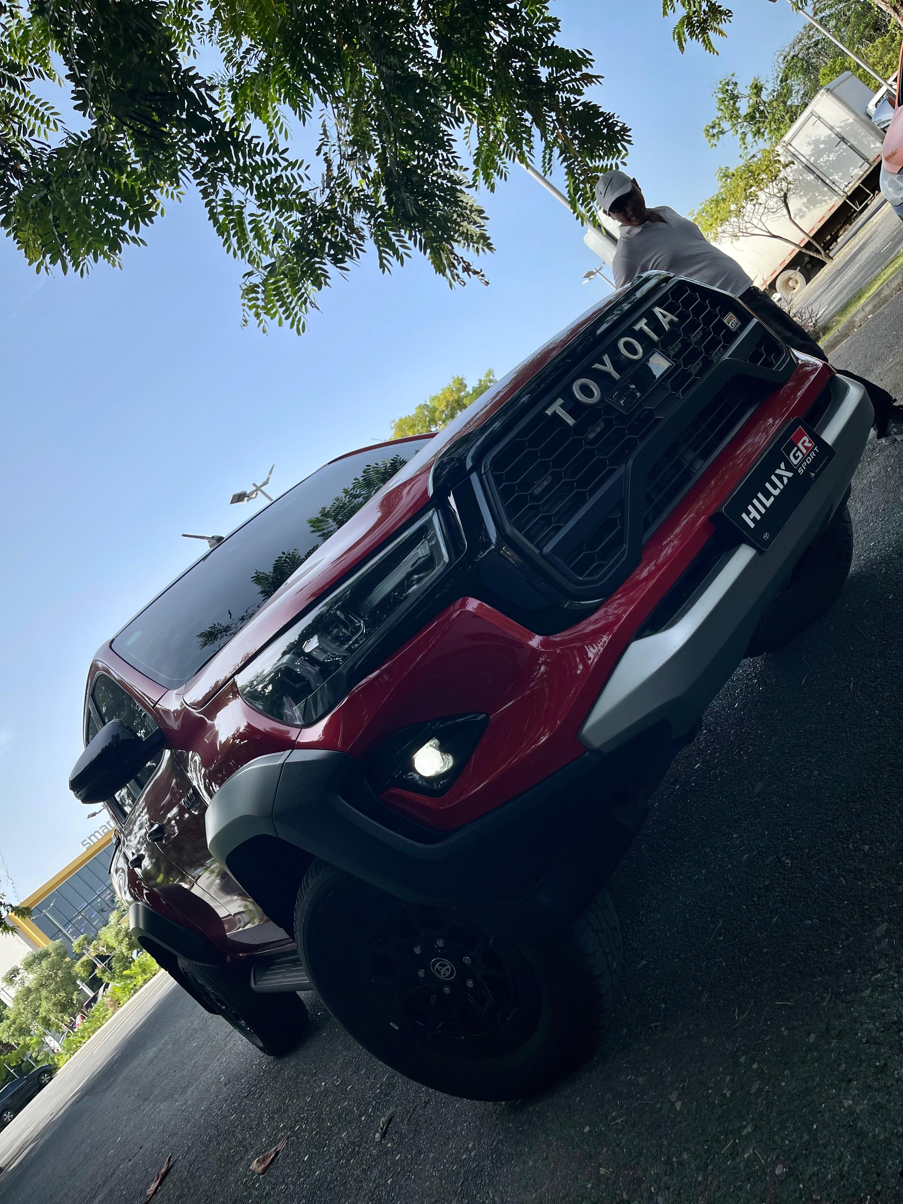 jeepetas y camionetas - Toyota Hilux GR Sport 2024 2