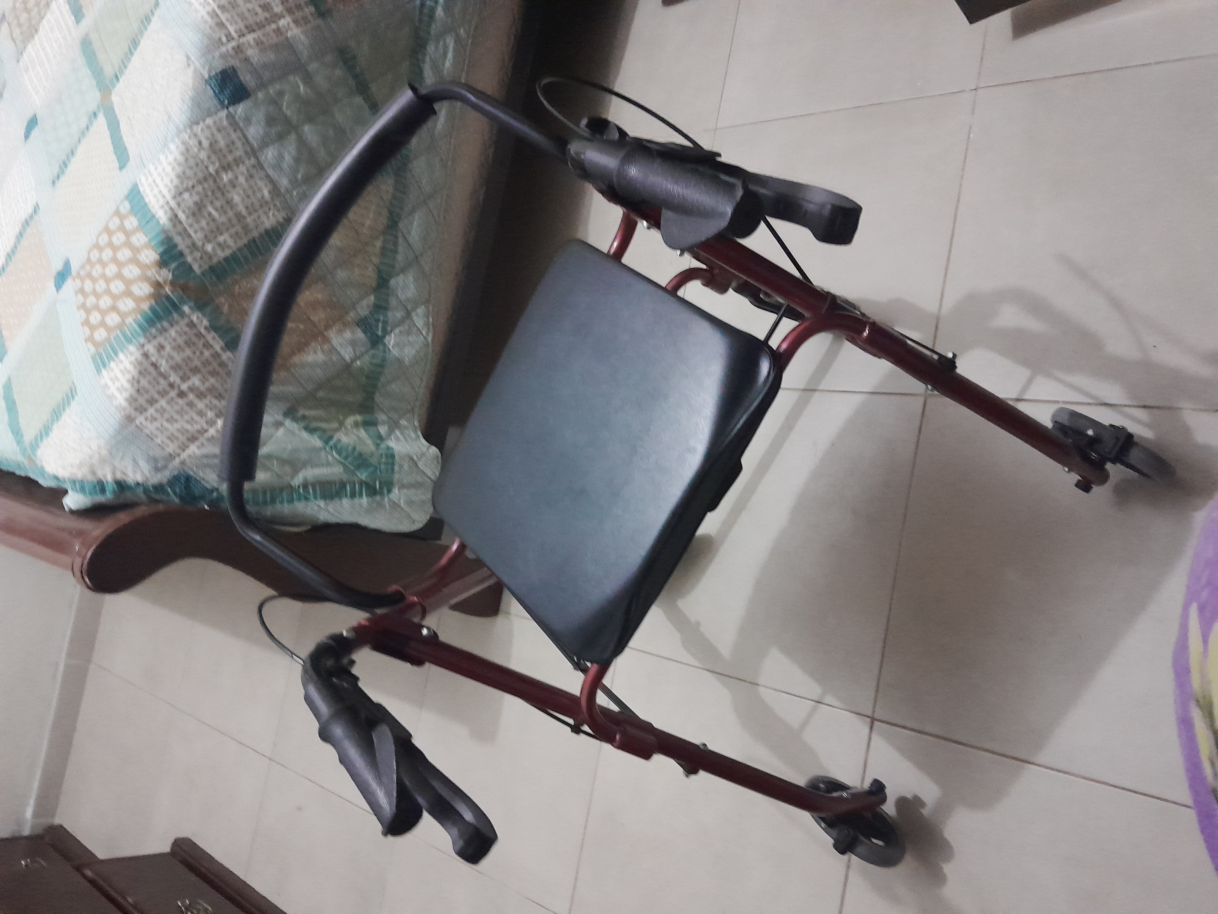 Salud y Equipamiento Médico - Silla de ruedas andador 