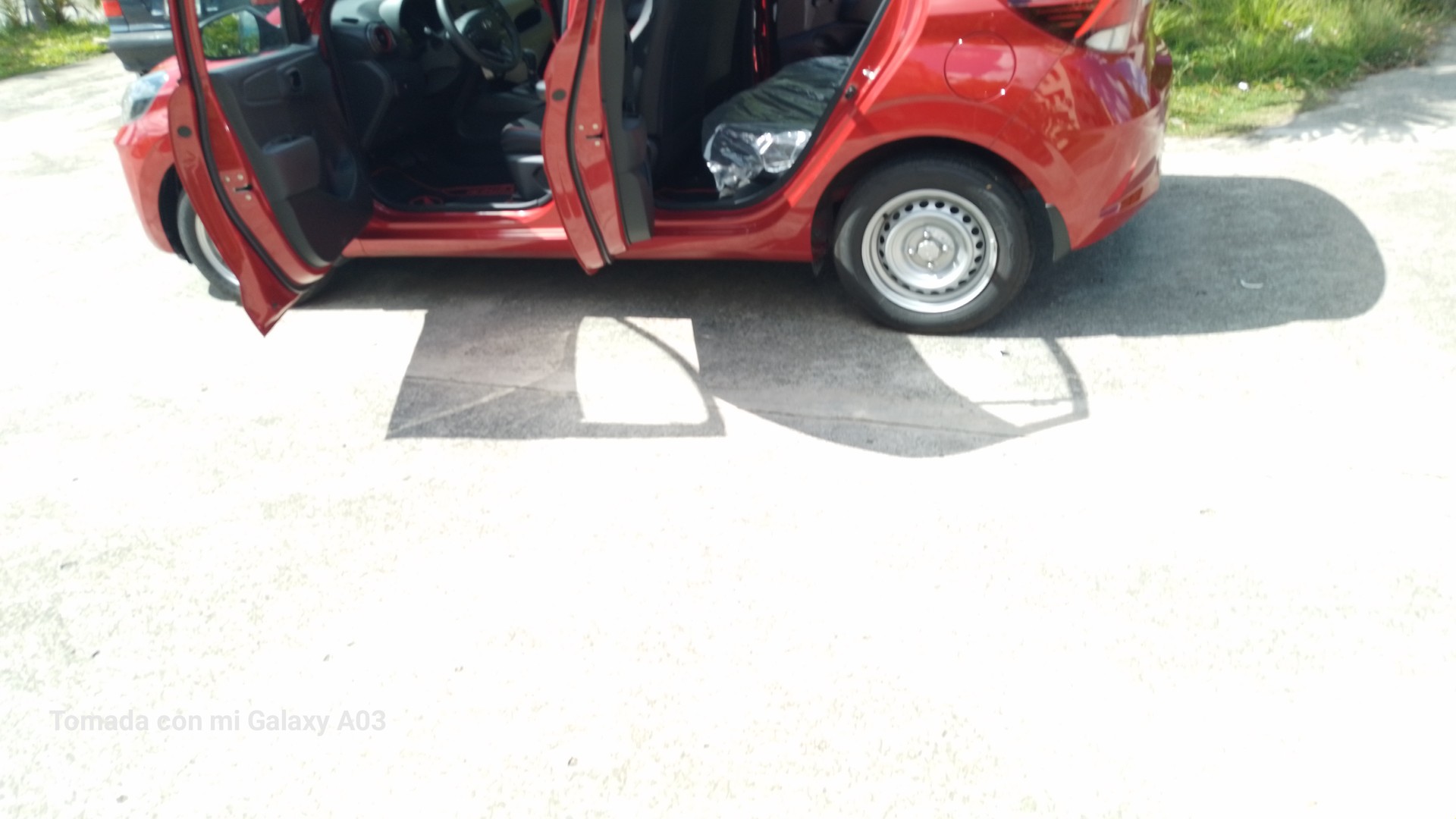carros - Vendo hiunday grand i10 2024 con 3000 km originales 