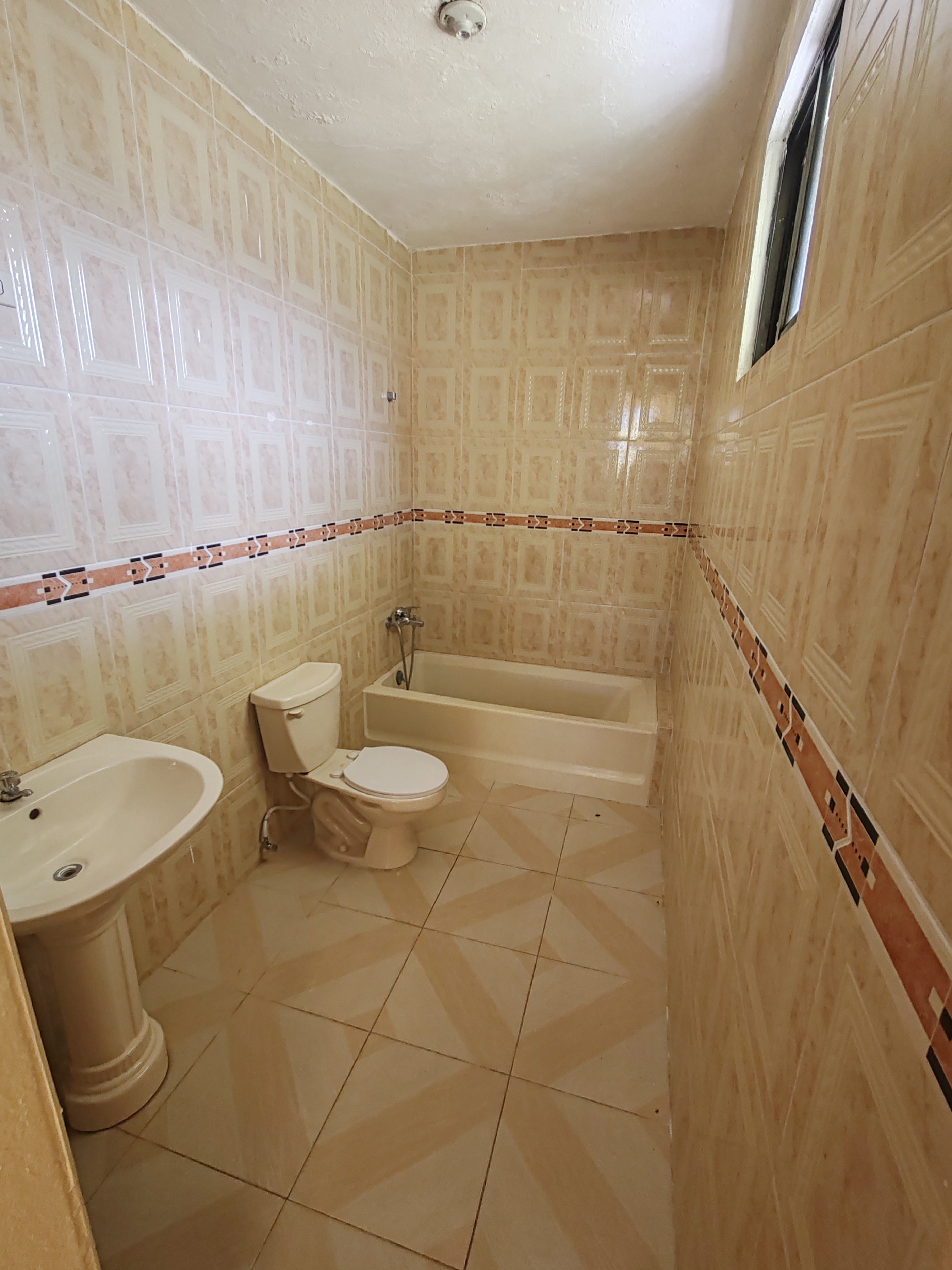 casas - Rento 1er nivel casa Res Rivera del Caribe, Aut Las Américas  3