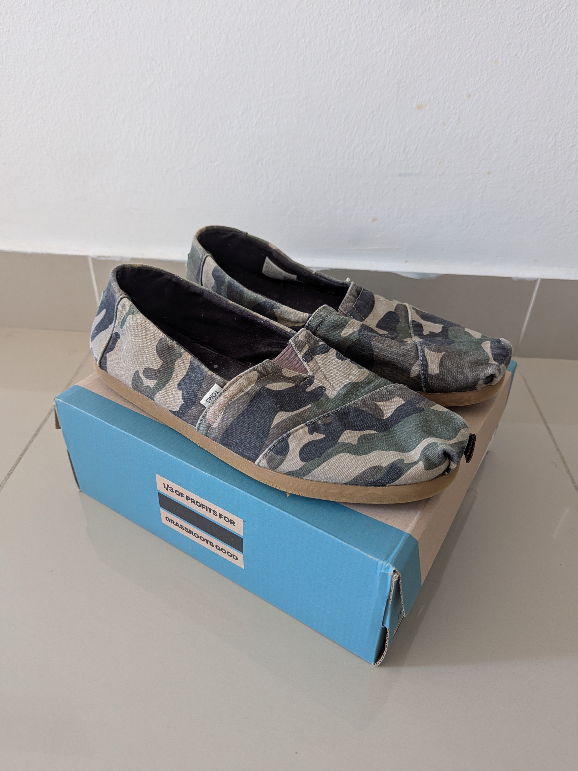 zapatos para hombre - TOMS Alpargata Camo 0