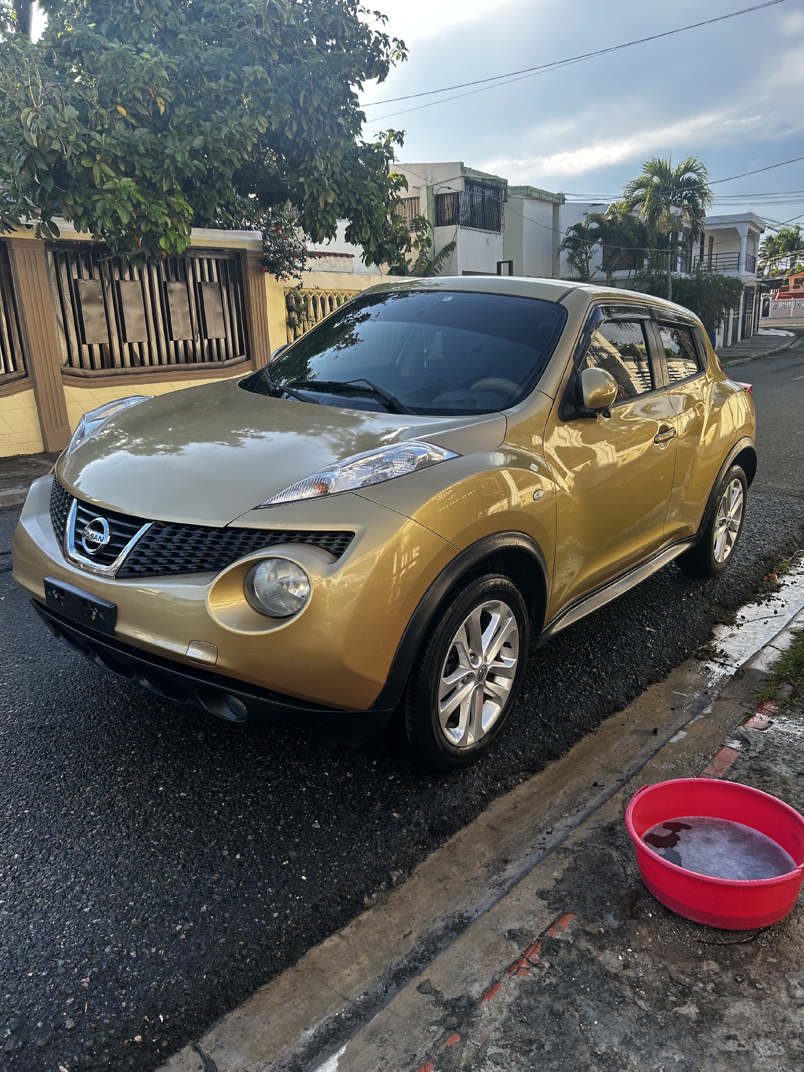 jeepetas y camionetas - NISSAN JUKE DORADA 2014 0