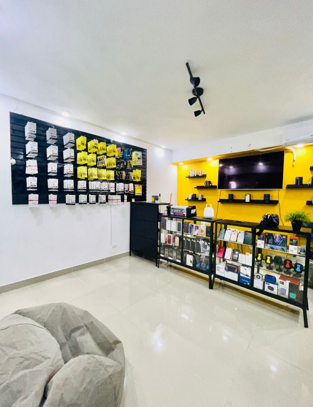 oficinas y locales comerciales - Local en el millon  2