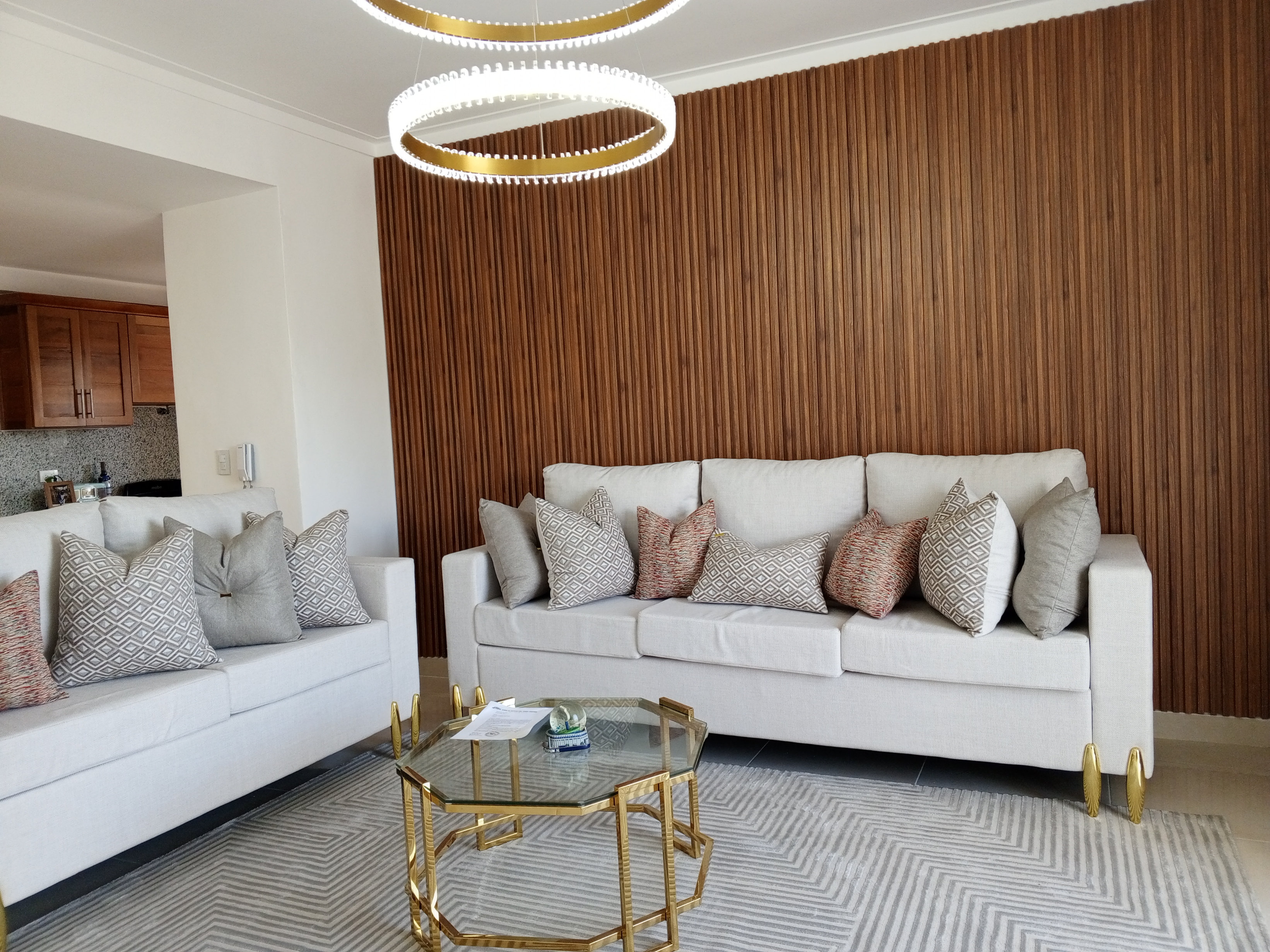 apartamentos - En lo mejor de avenida ind. klm 9 próximo al nacional. 3 hab. 2 psrqueos. 11.2 9