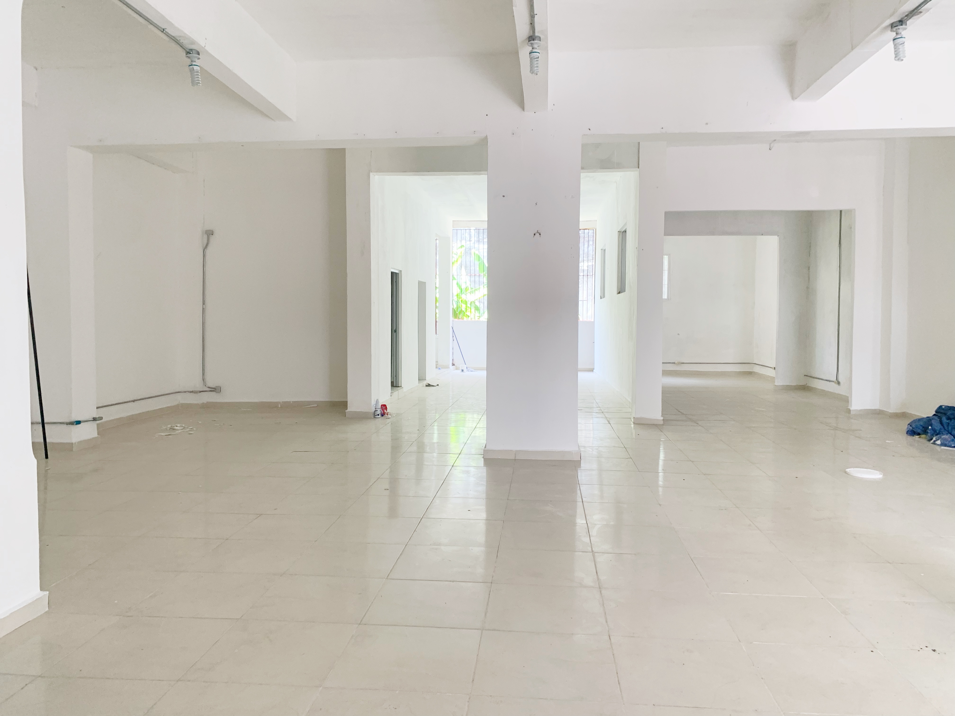 oficinas y locales comerciales - Local en la Duarte Primer nivel 7