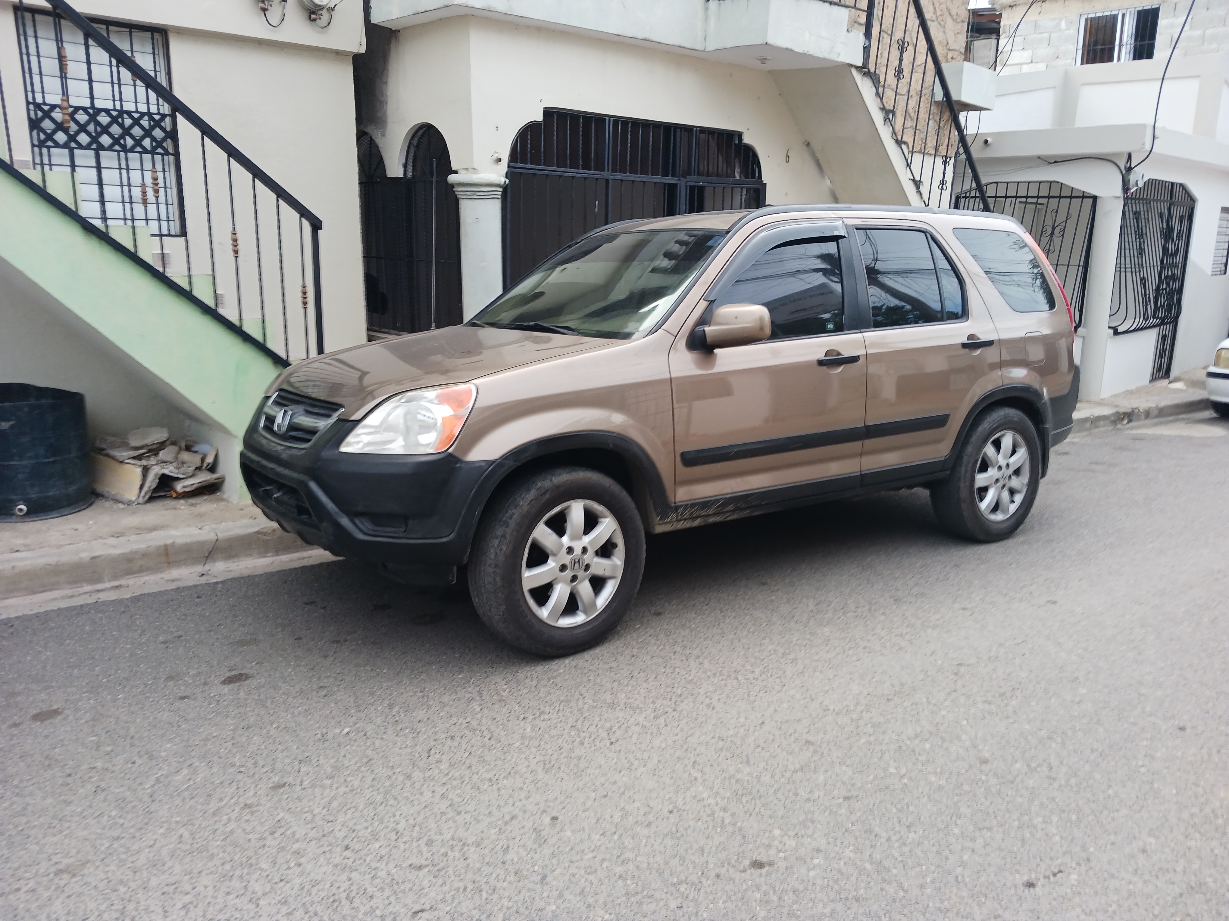 jeepetas y camionetas - Honda crv 4x4 original en santiago  2