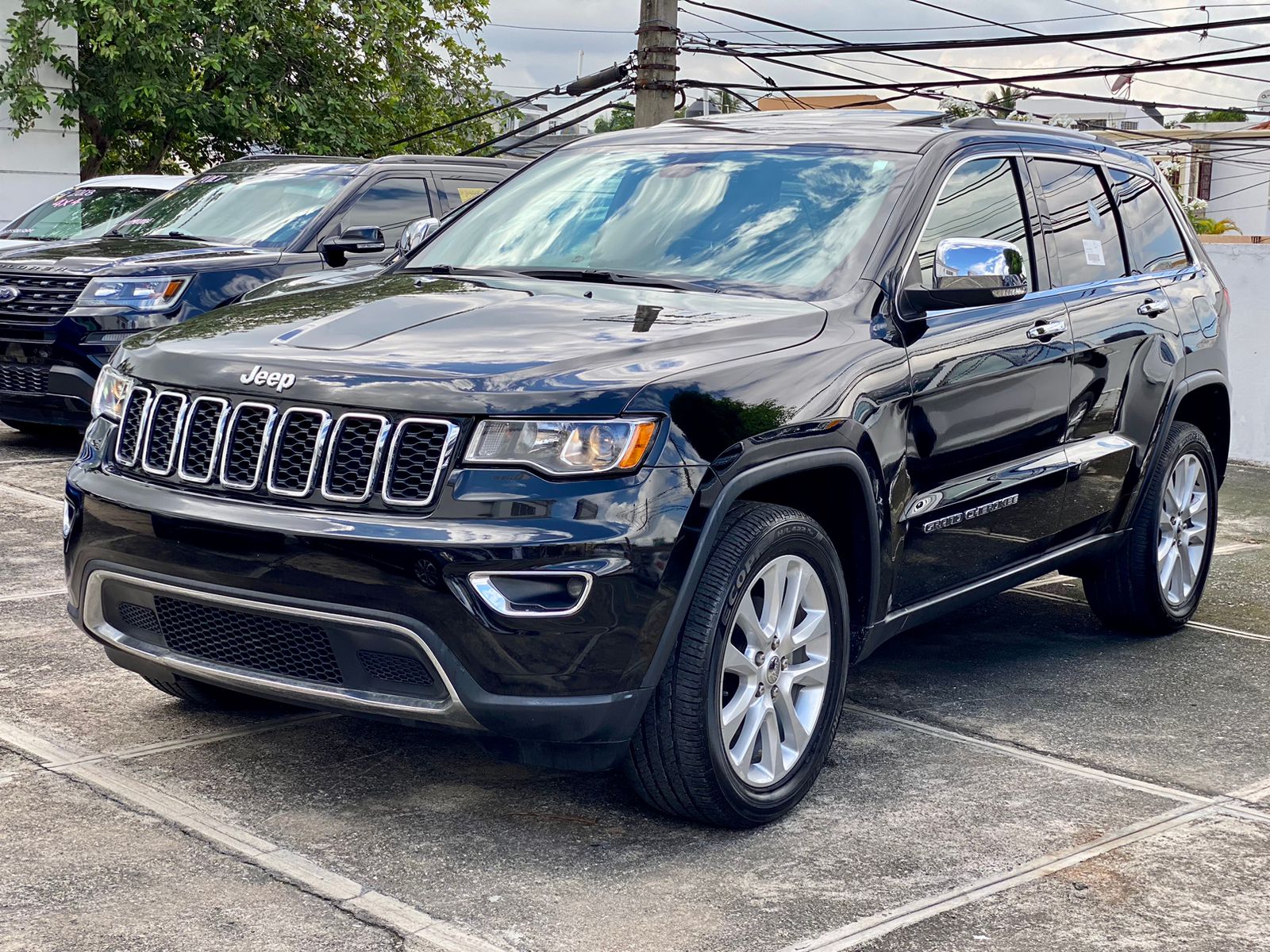 jeepetas y camionetas - Jeep Grand Cherokee Limited 2017 0