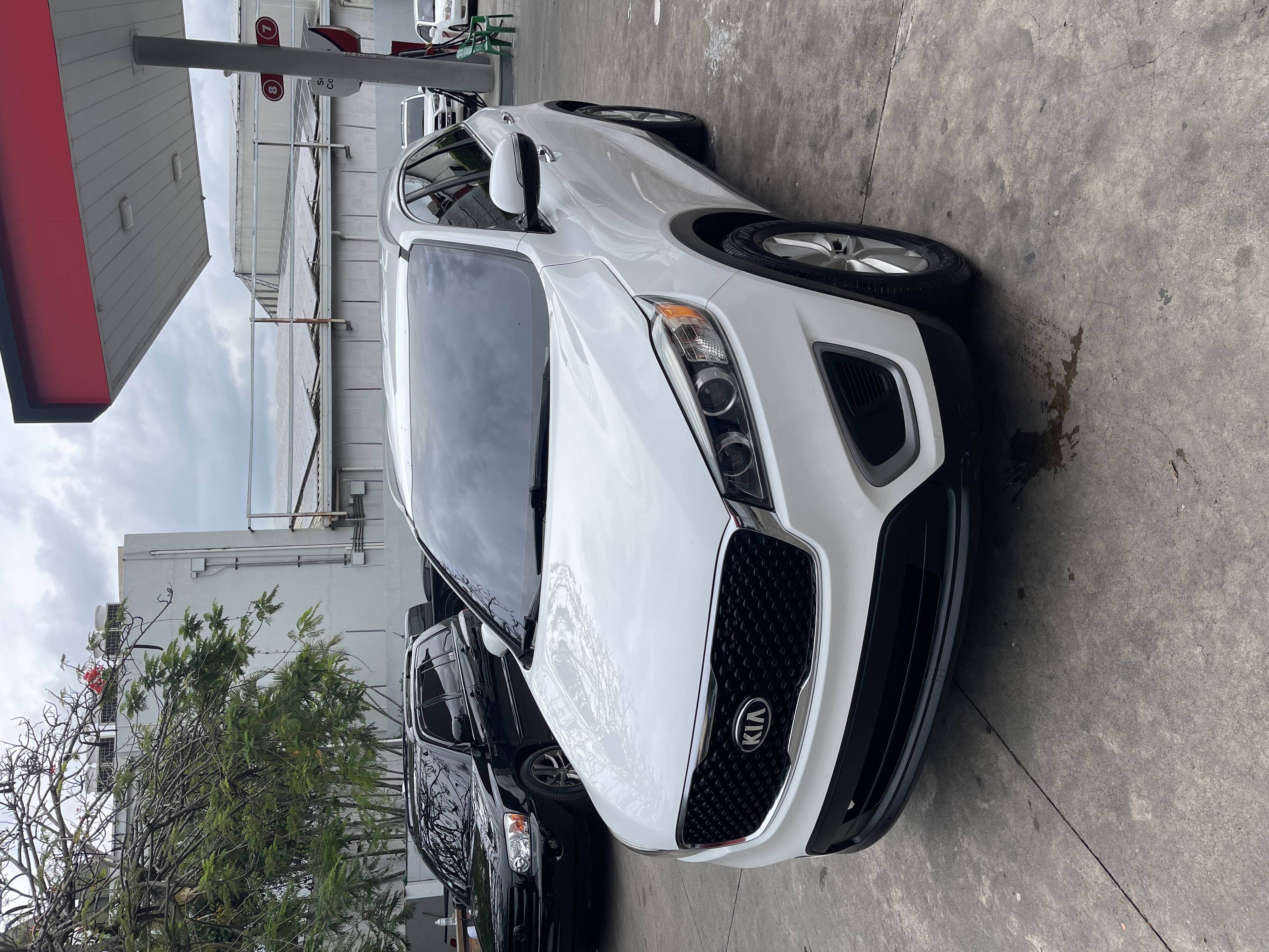 jeepetas y camionetas - Kia sorento Blanca 2016 2