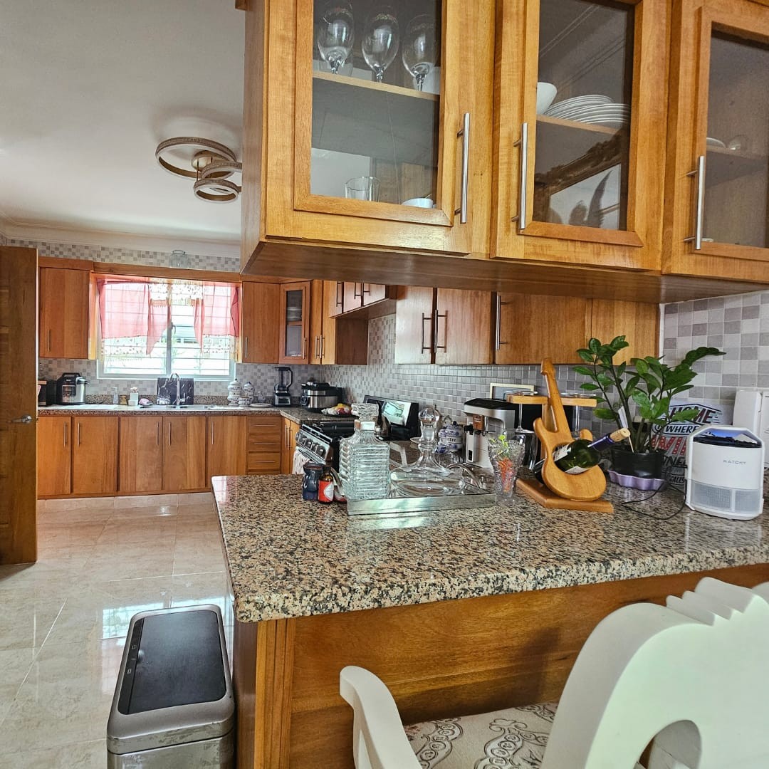 casas - Casa en un proyecto cerrado de la Av Hispanoamericana Santiago de los Caballeros 7