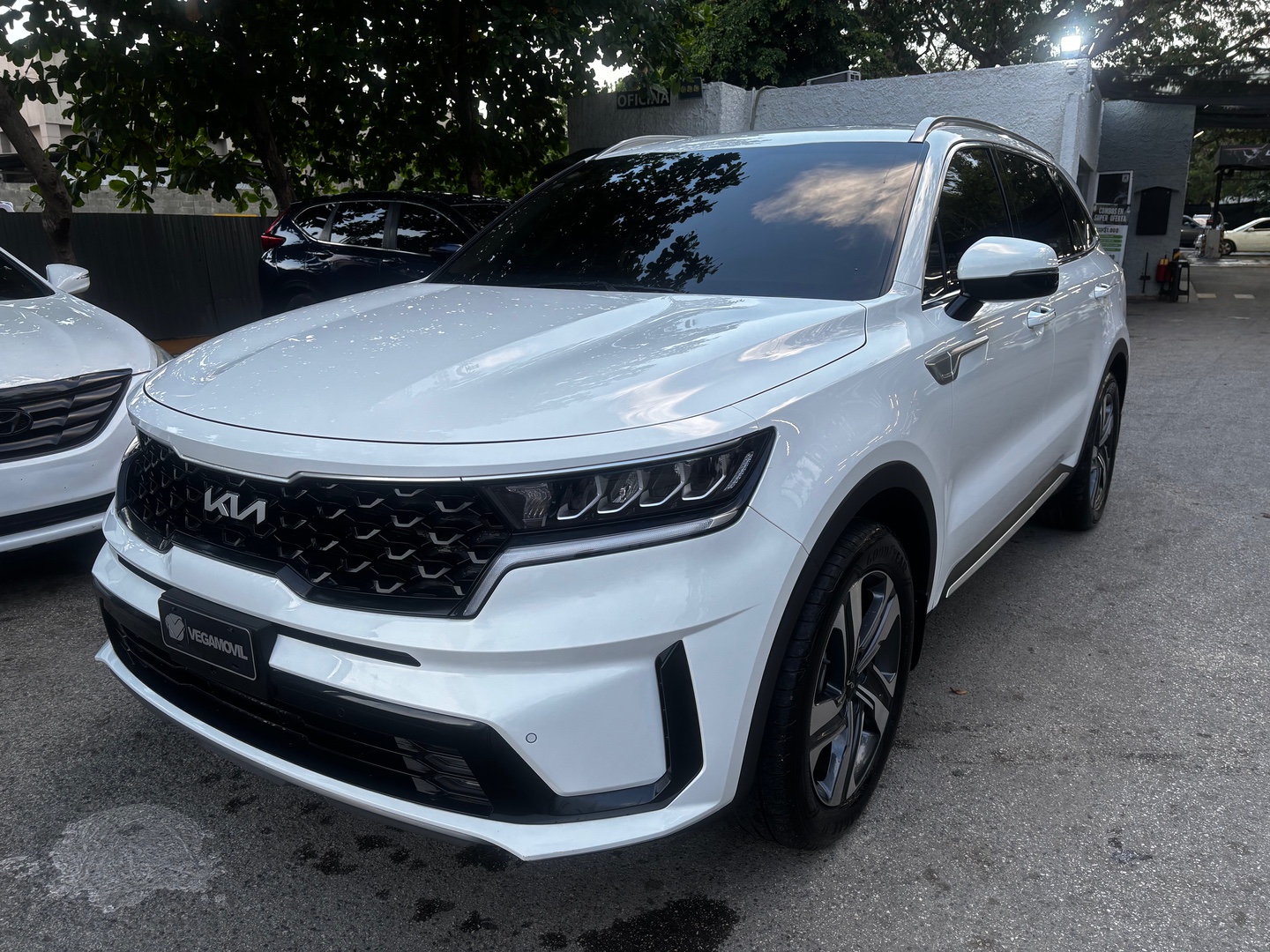 jeepetas y camionetas - SE VENDE KIA SORENTO 2023- 16,000KM 4