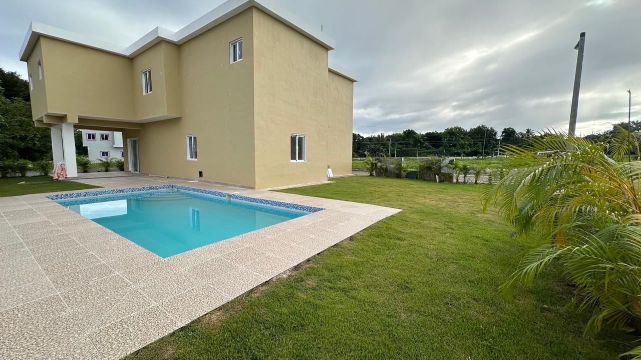 casas vacacionales y villas - vendo villas en puerto Plata con piscina y proyecto cerrado  9