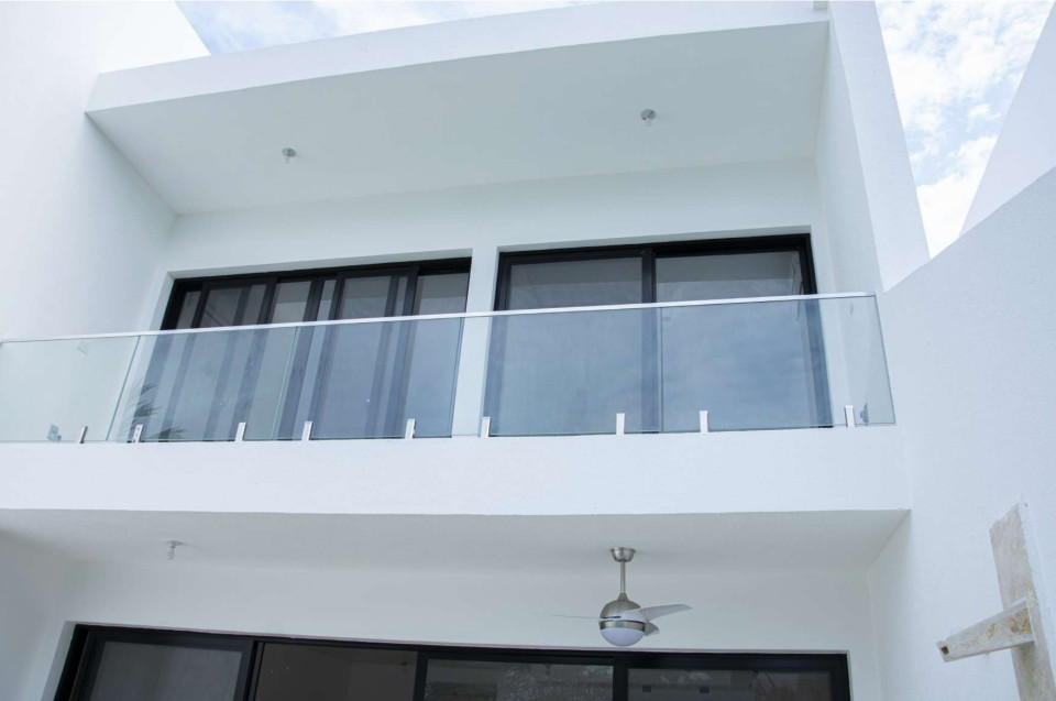 casas vacacionales y villas - Exclusiva Townhouse con Piscina en Perla Marina 6