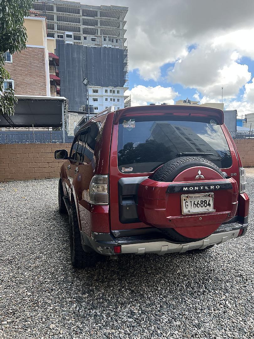 jeepetas y camionetas - Mitsubishi Montero 2008 4