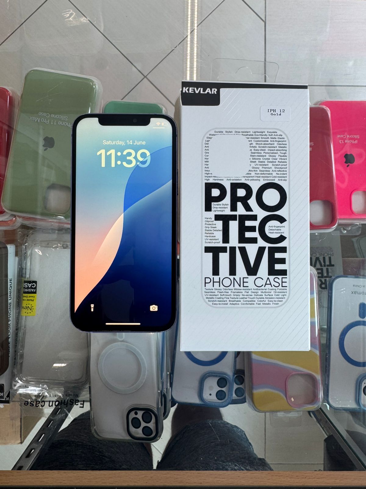 celulares y tabletas - iphone 12 morado 128 GB Desbloqueado NO FACE ID.** 0