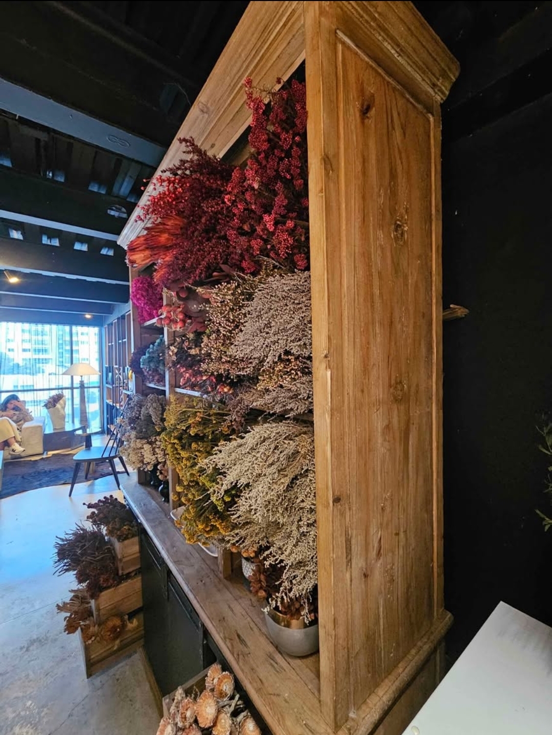 muebles y colchones - VITRINA DE MADERA 1