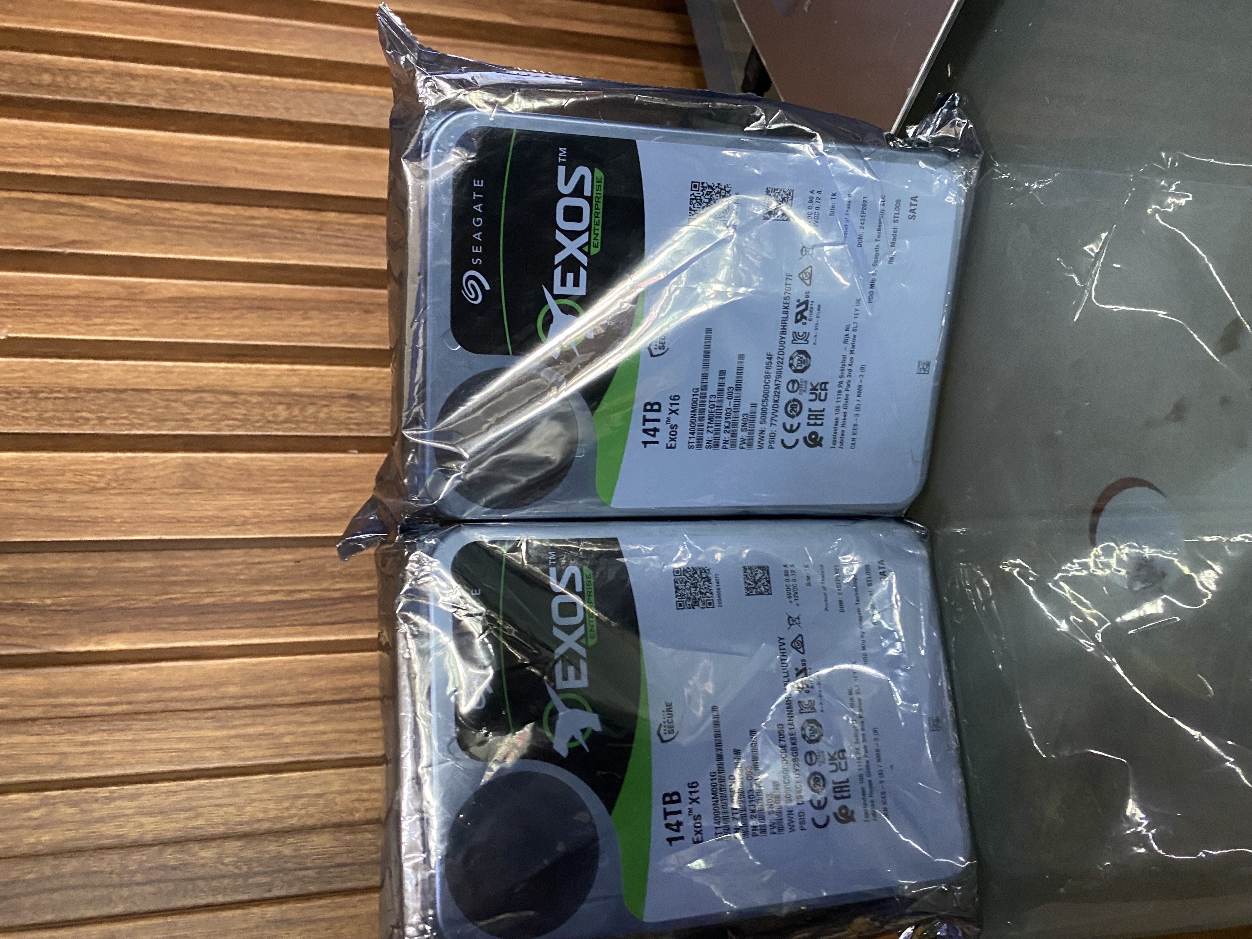 otros electronicos - disco duro sata HDD 14TB  4