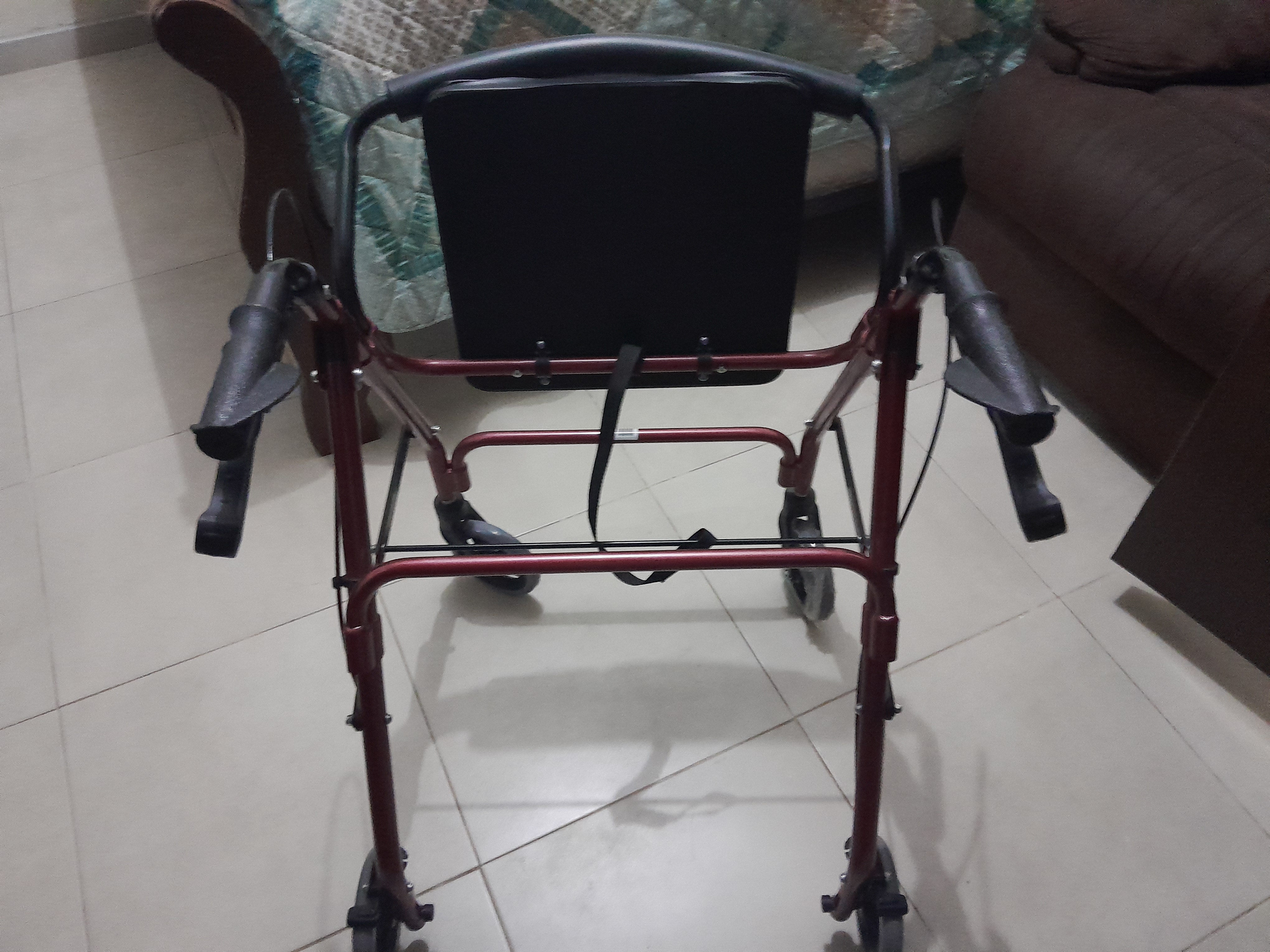 Salud y Equipamiento Médico - Silla de ruedas andador  1