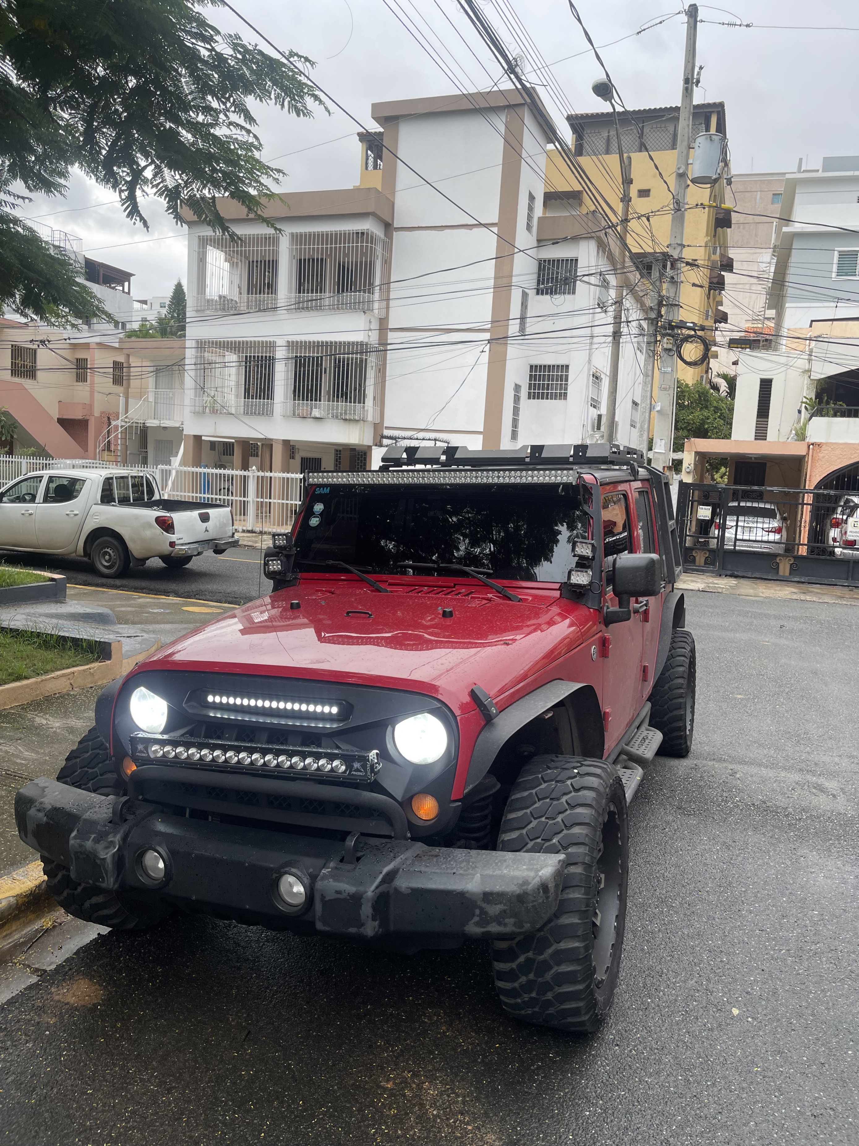 jeepetas y camionetas - se vende jeep wrangler 2014 como nuevo  7