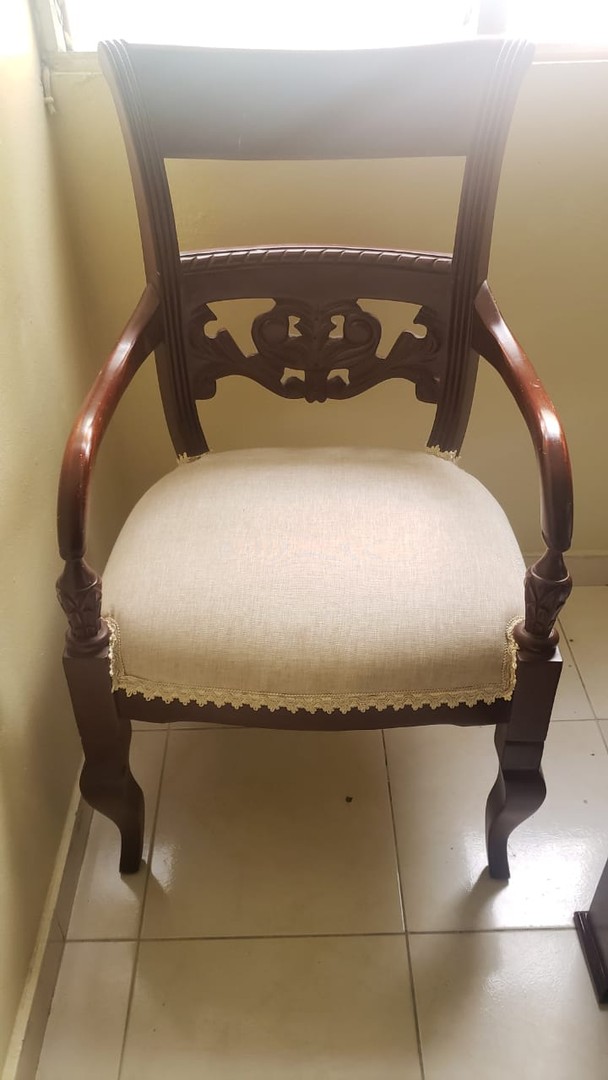 muebles y colchones - Butaca en caoba (1 unidad)