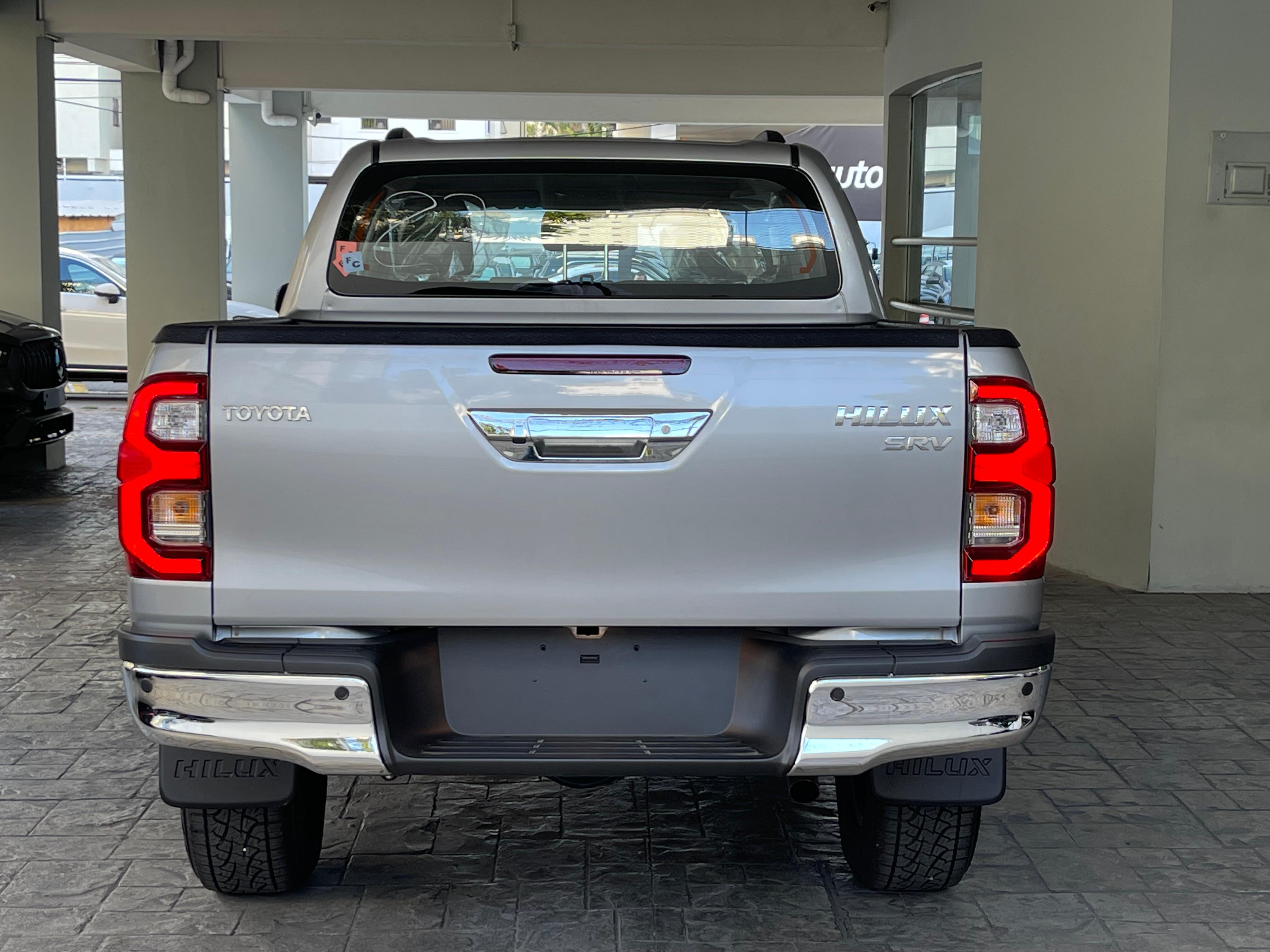 camiones y vehiculos pesados - Toyota Hilux Limited 2025 3