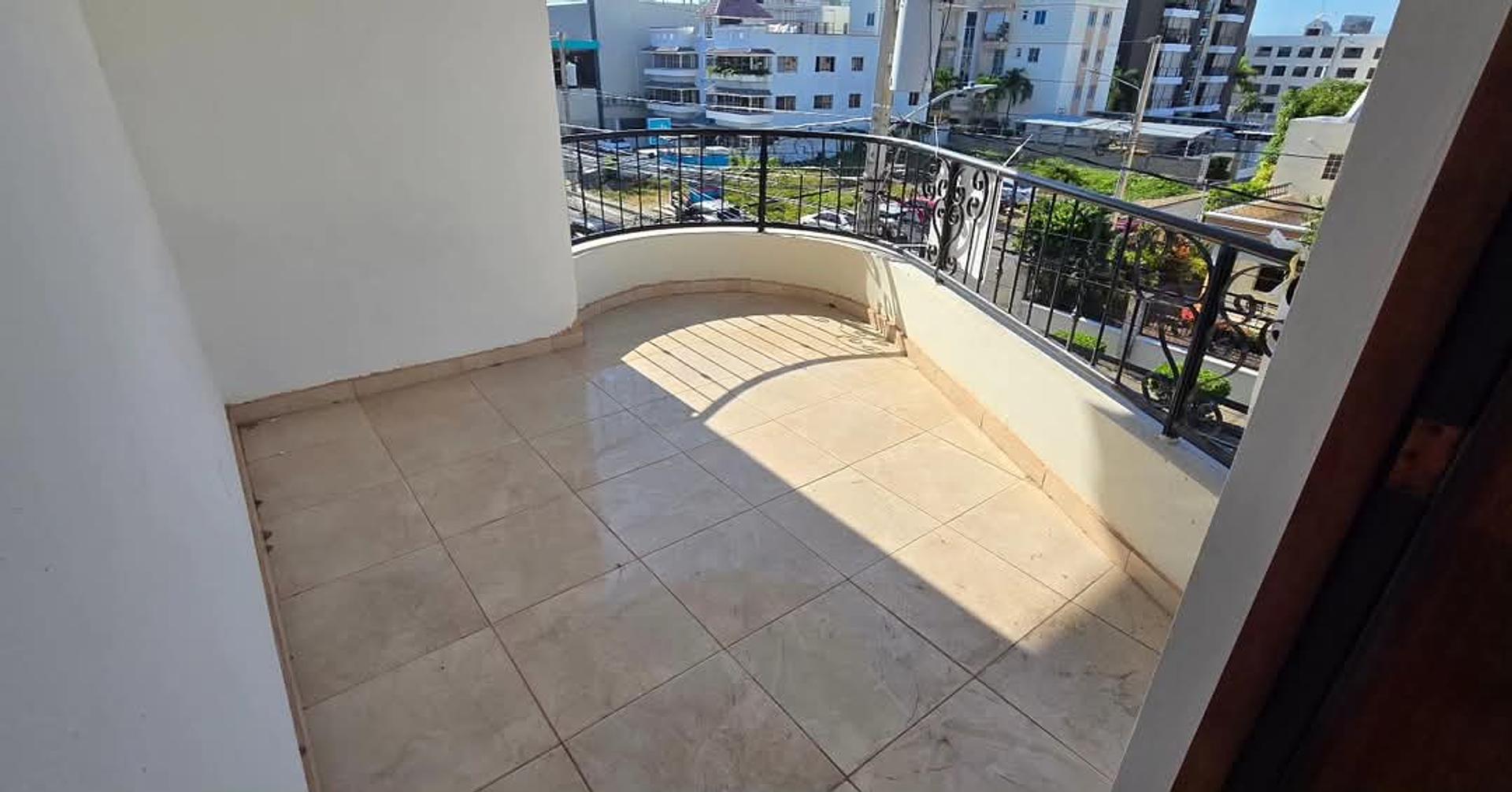 apartamentos - rento 3er piso en la República de Argentina  2