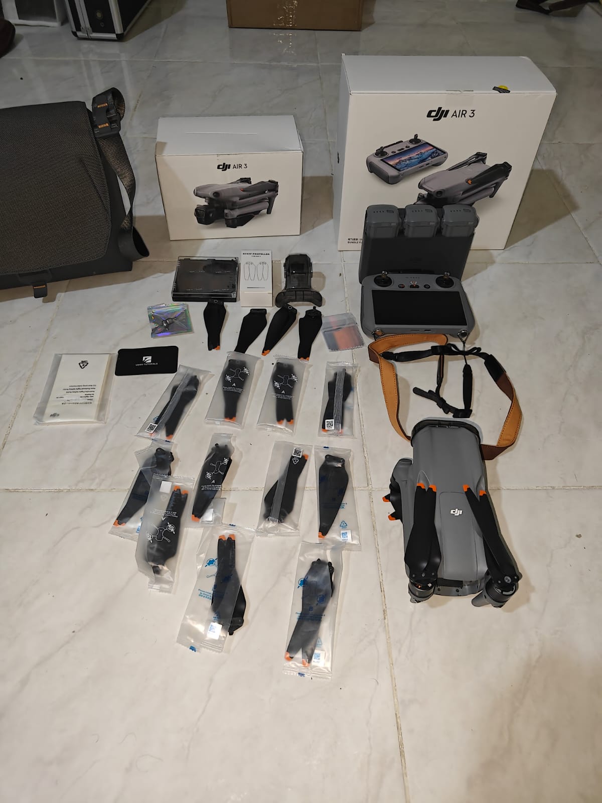 otros electronicos - Vendo Dron DJI Air 3 Flay More Combo con extras 0