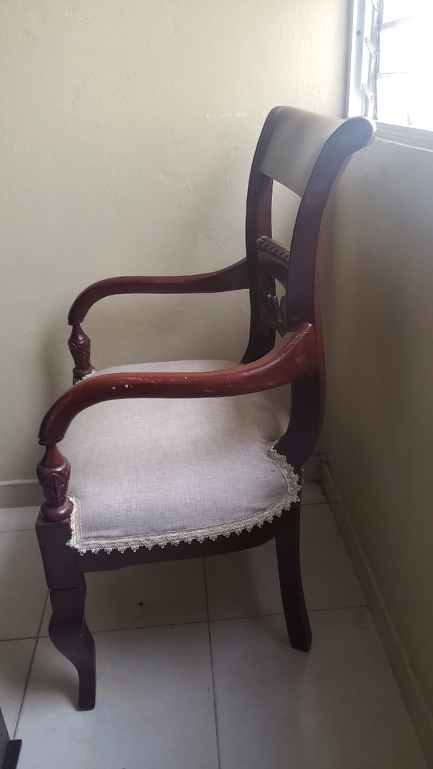 muebles y colchones - Butaca en caoba (1 unidad) 1
