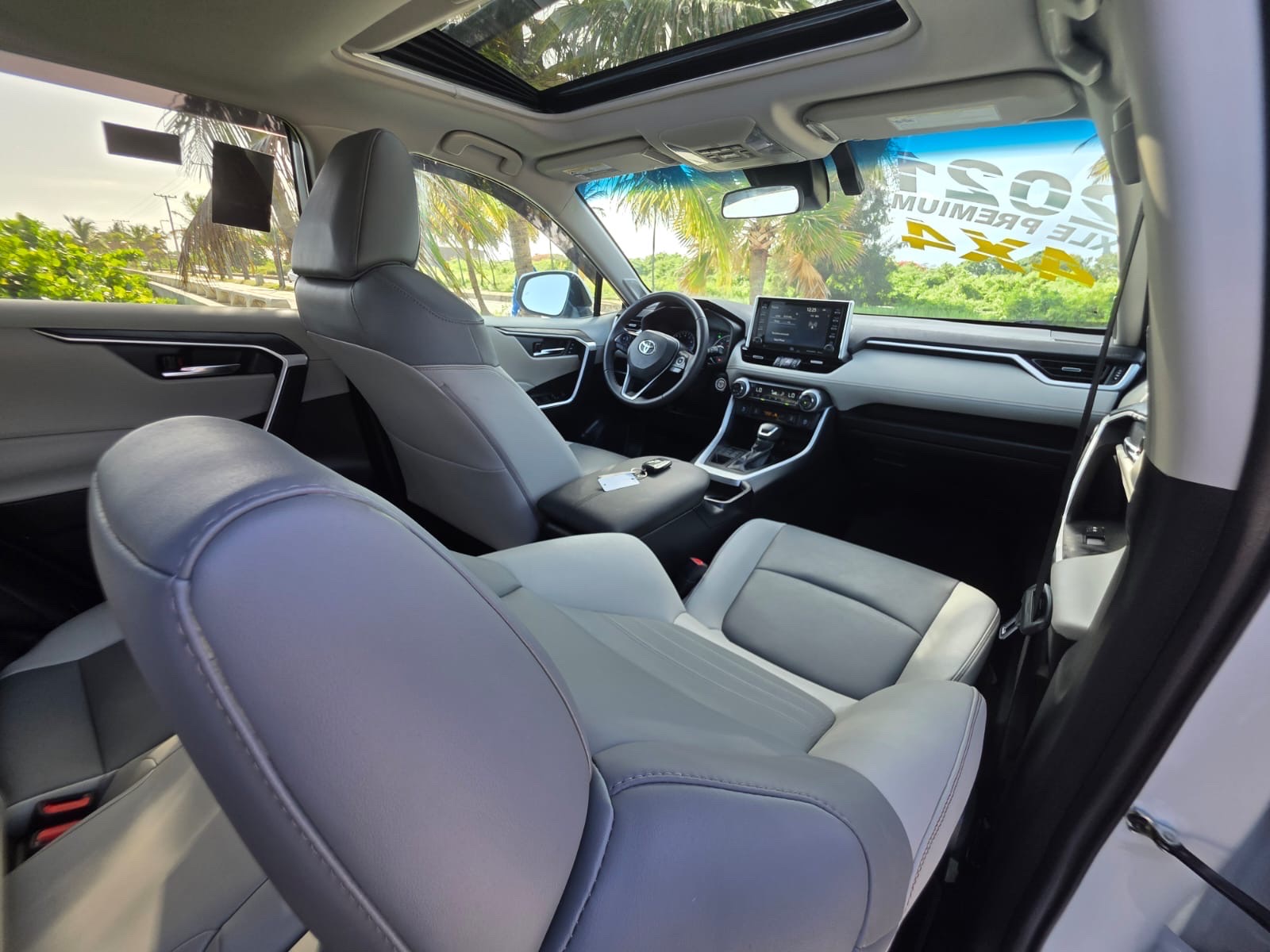 jeepetas y camionetas - TOYOTA RAV4 XLE PREMIUM 2021 RECIÉN IMPORTADA 4X4 FULL FULL AMERICANA NEW! 6