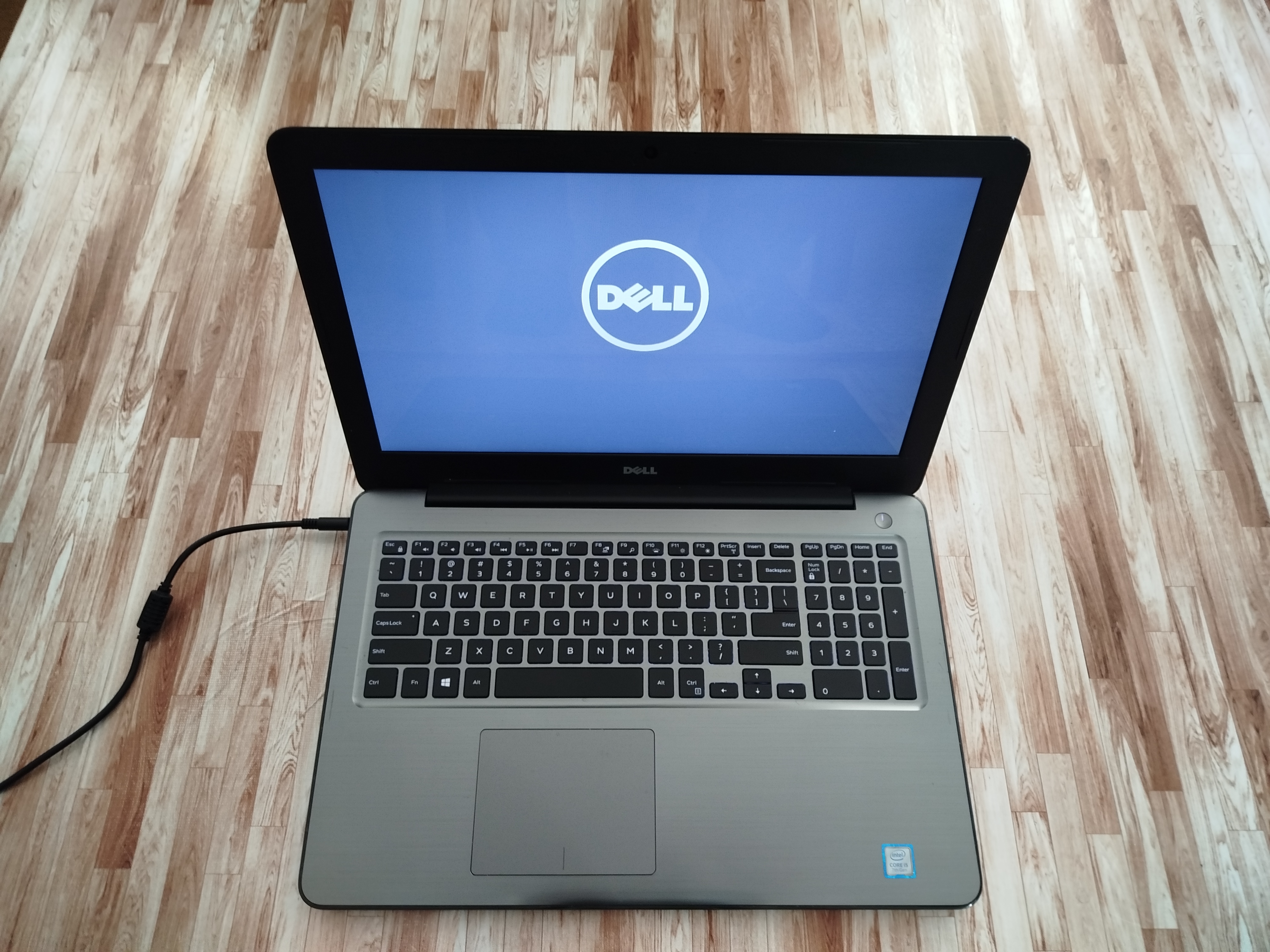 computadoras y laptops - DELL 1TB 15.6¨ 8RAM  TECLADO NUMERICO  LAPTOP 