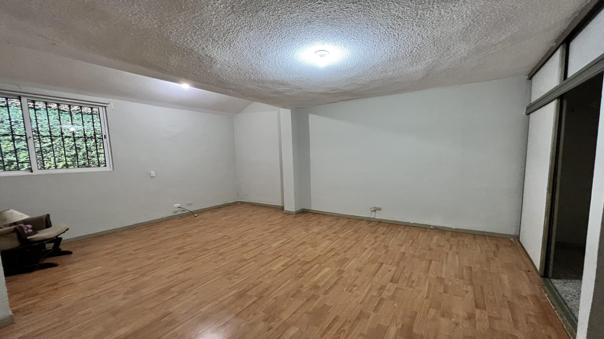casas - Casa de 3 hab. + estudio en Ensanche Julieta 10